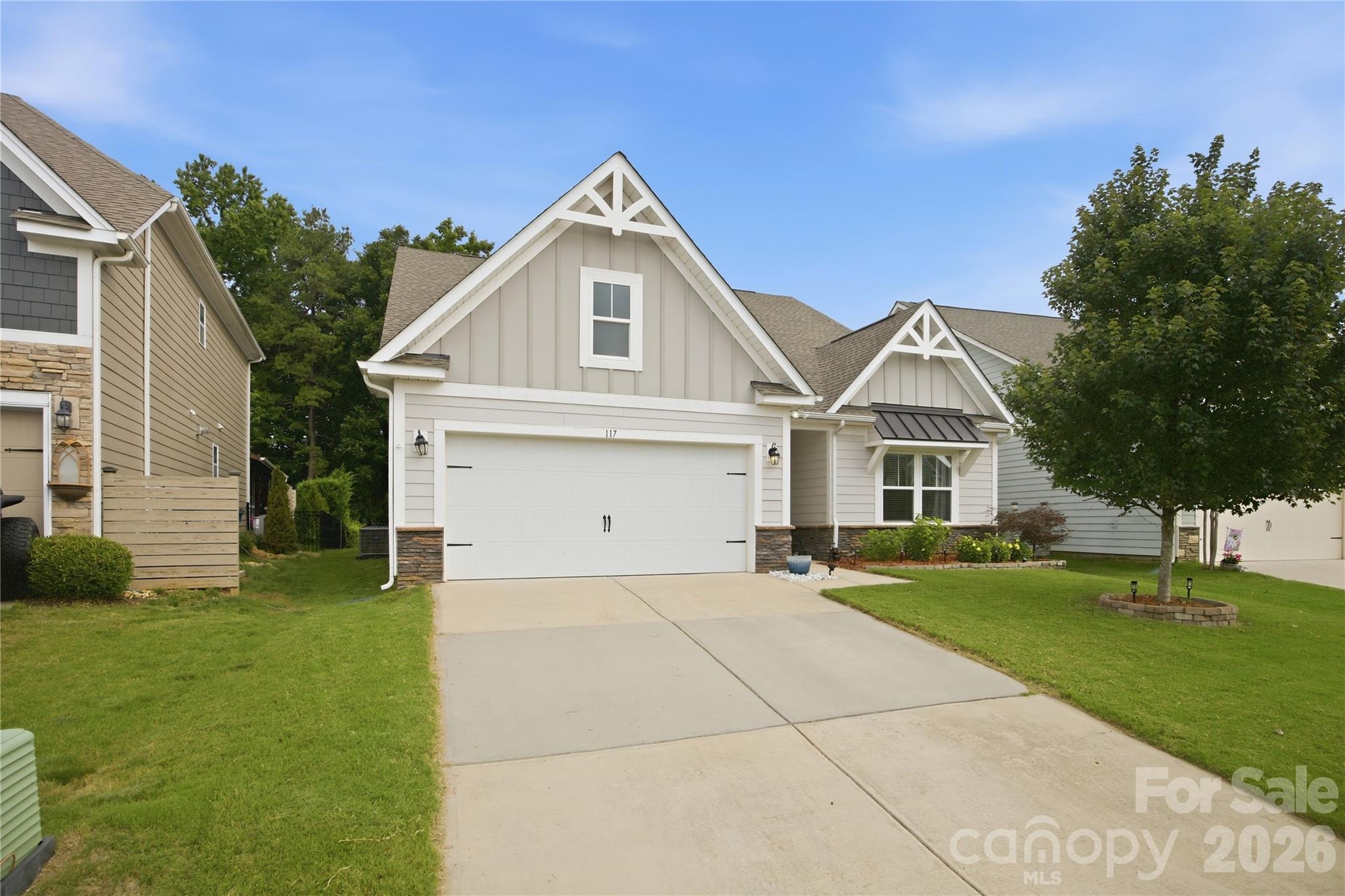 117 Canada Drive Property Photo 1