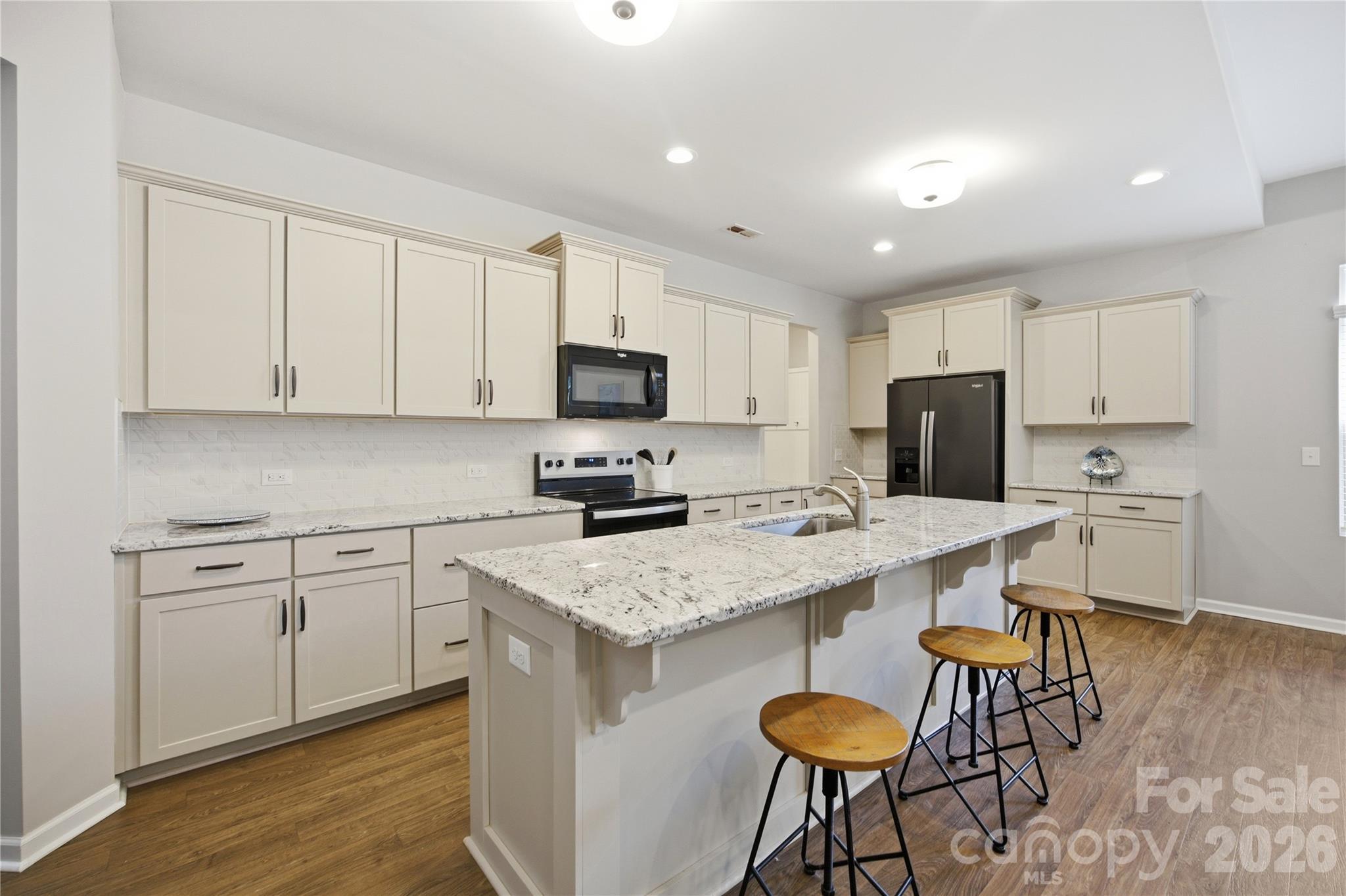 117 Canada Drive Property Photo 8