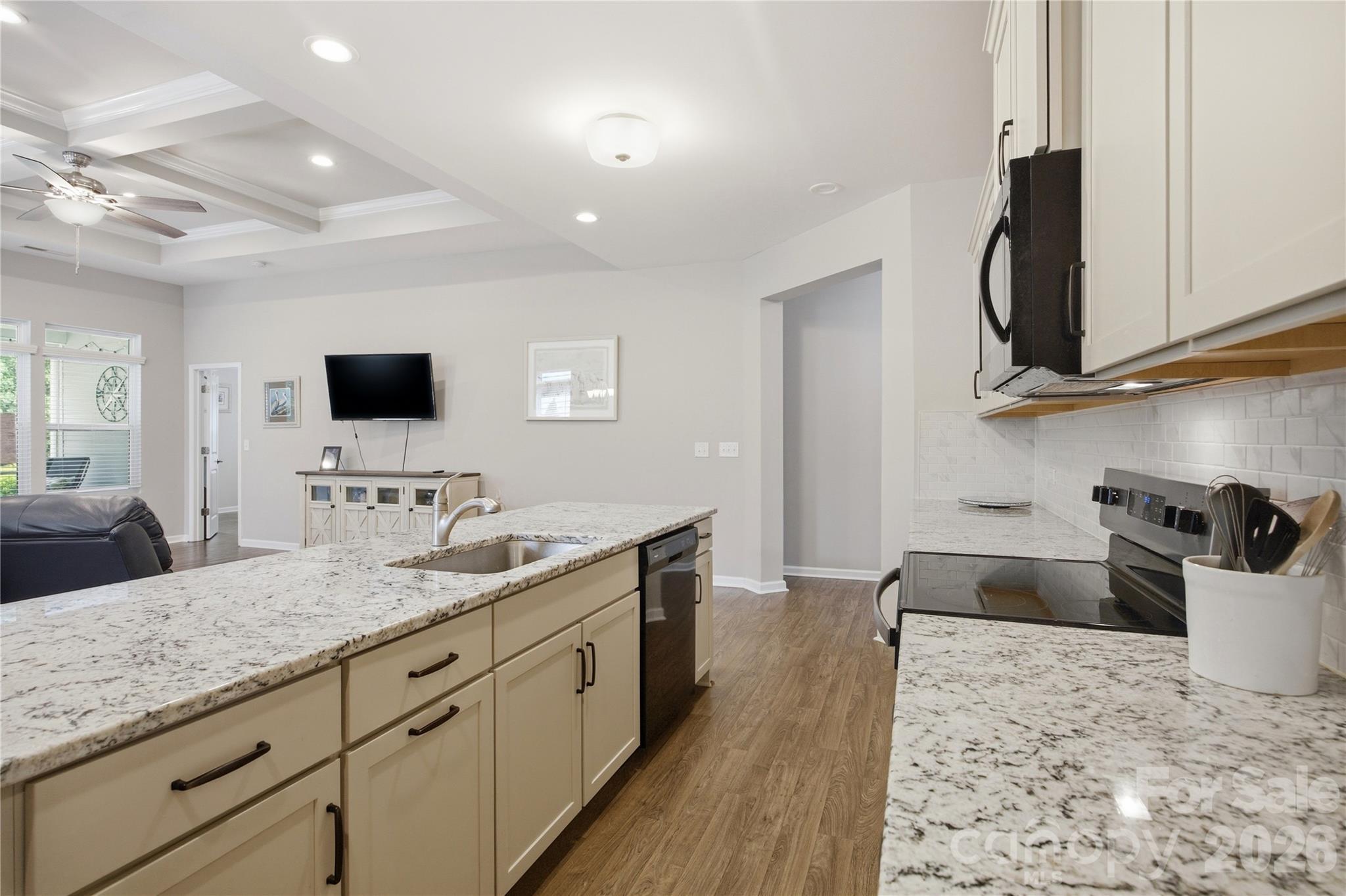 117 Canada Drive Property Photo 11