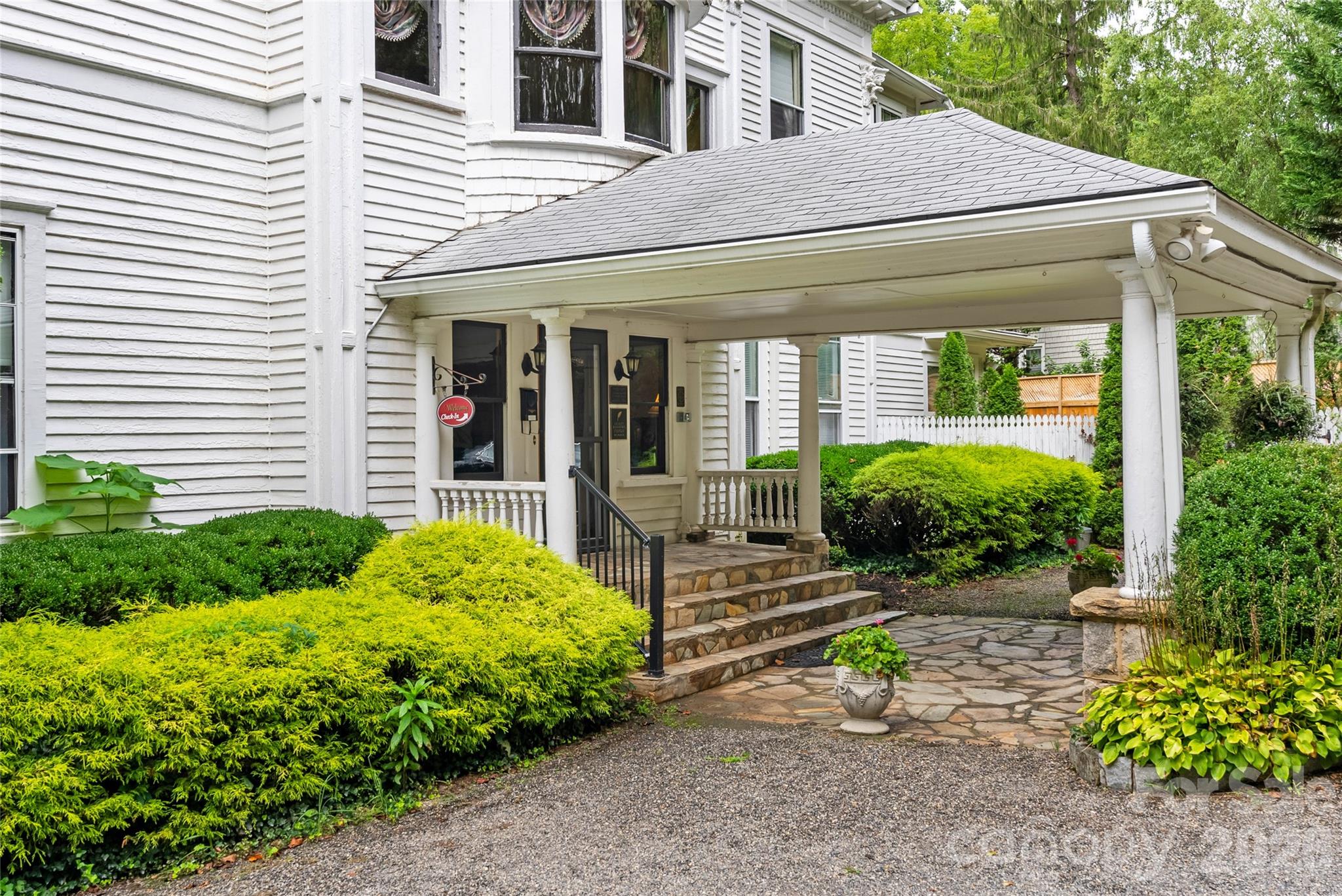 86 Edgemont Road Property Photo 7