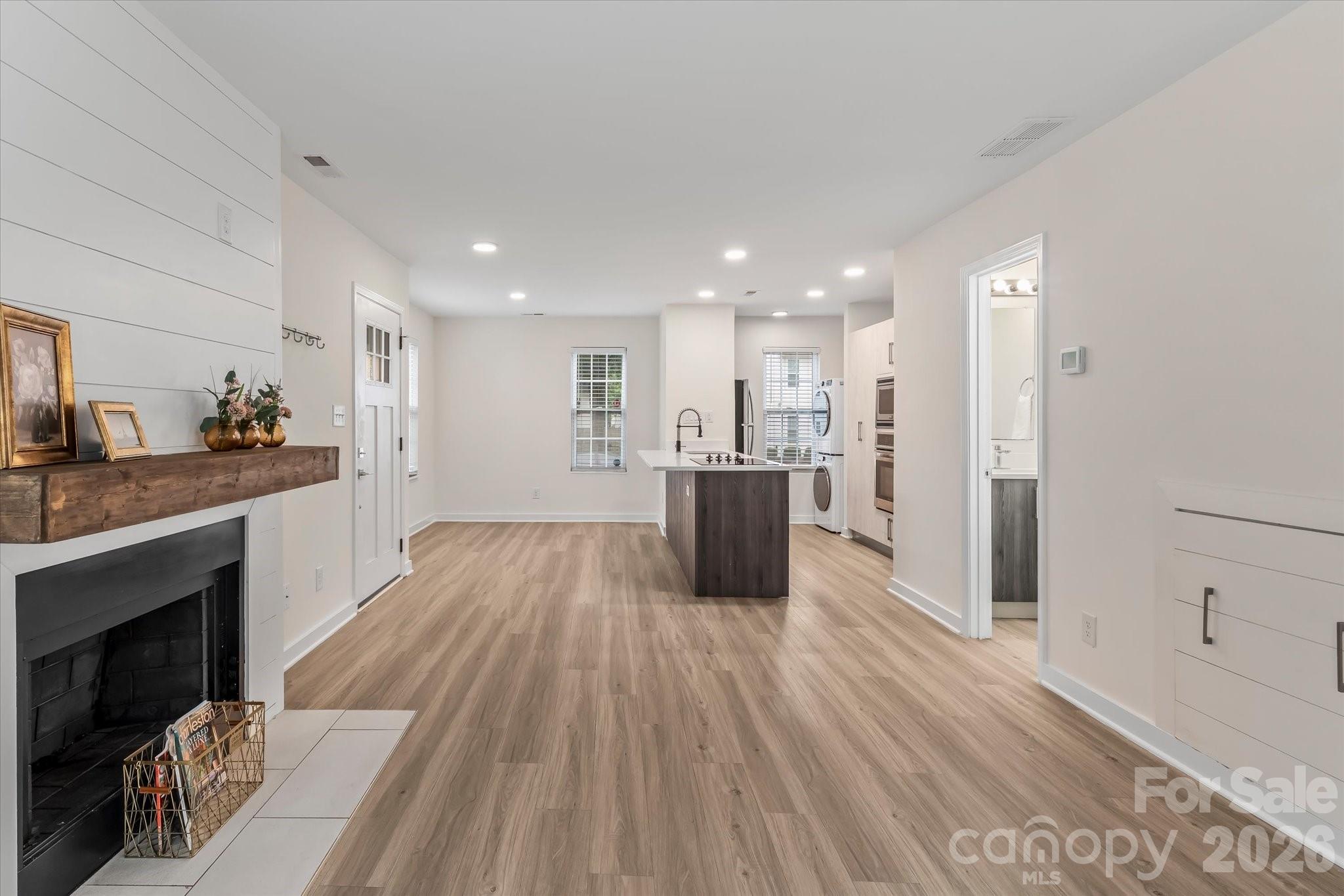 1525 Briar Creek Road B Property Photo 4
