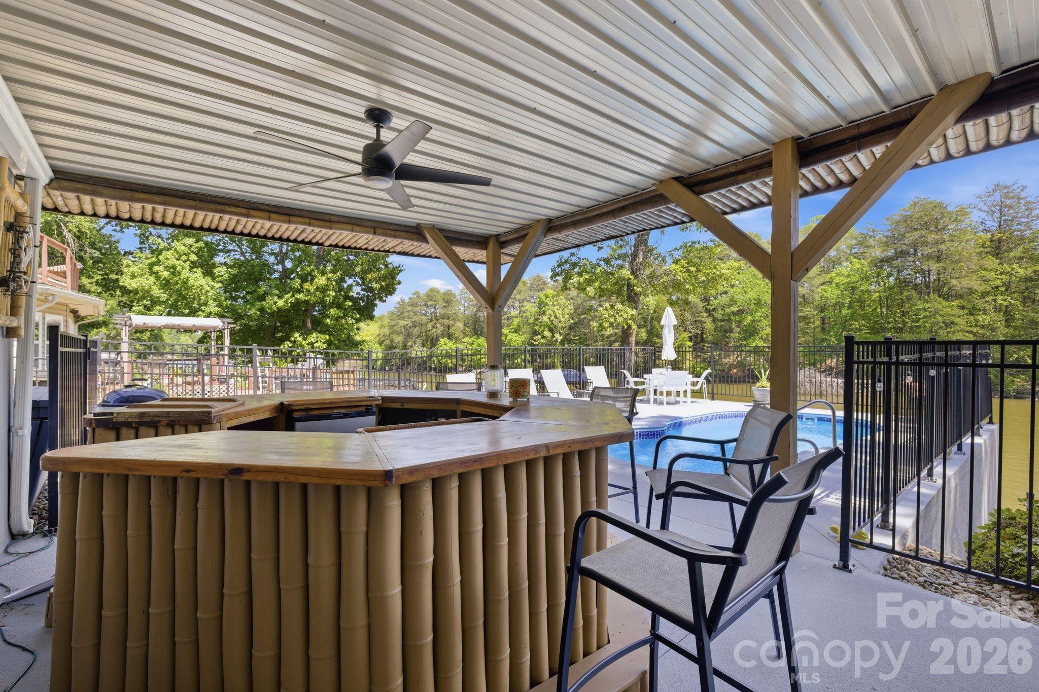 819 Hickory Point Drive Property Photo 38