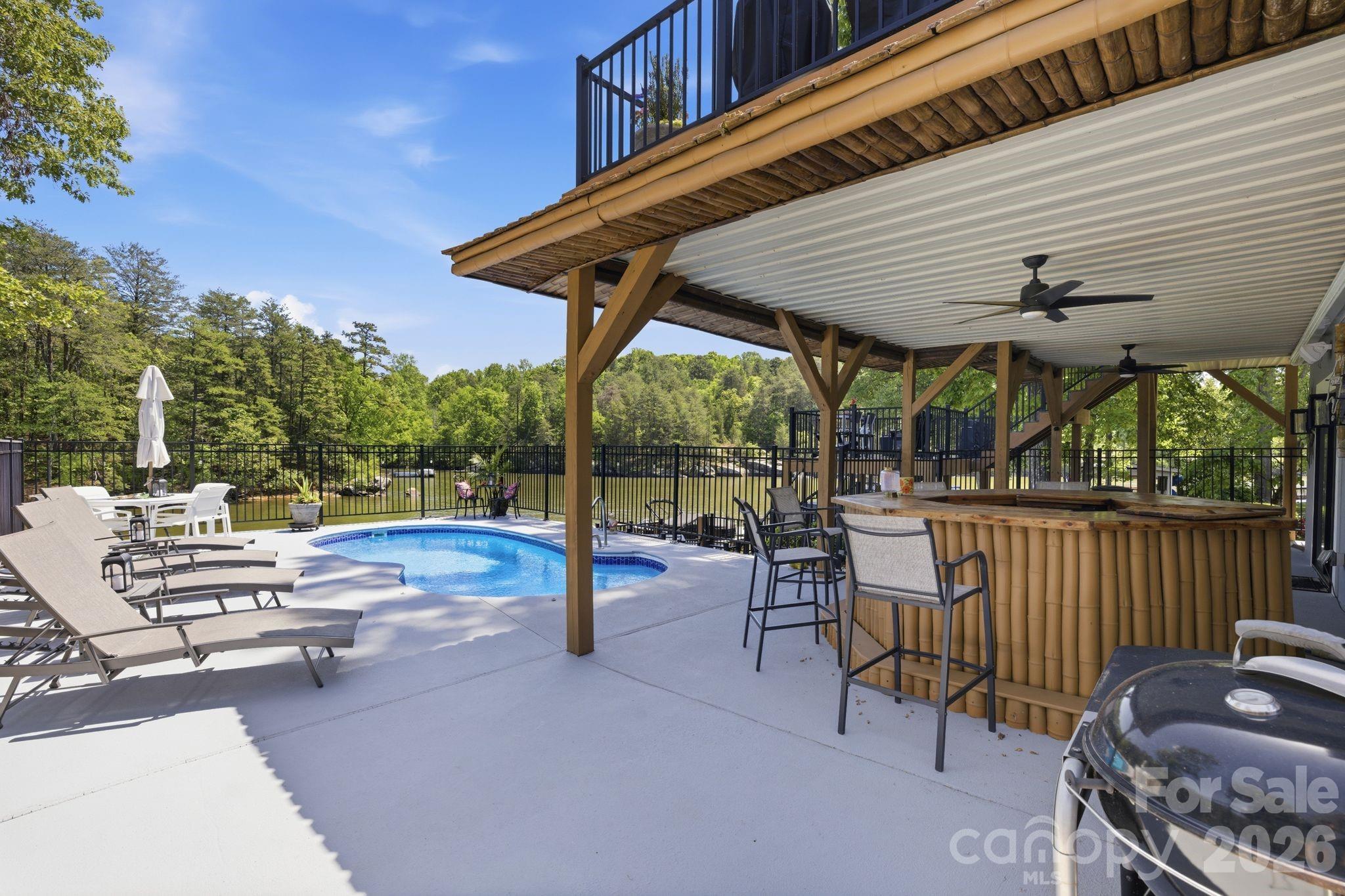 819 Hickory Point Drive Property Photo 39