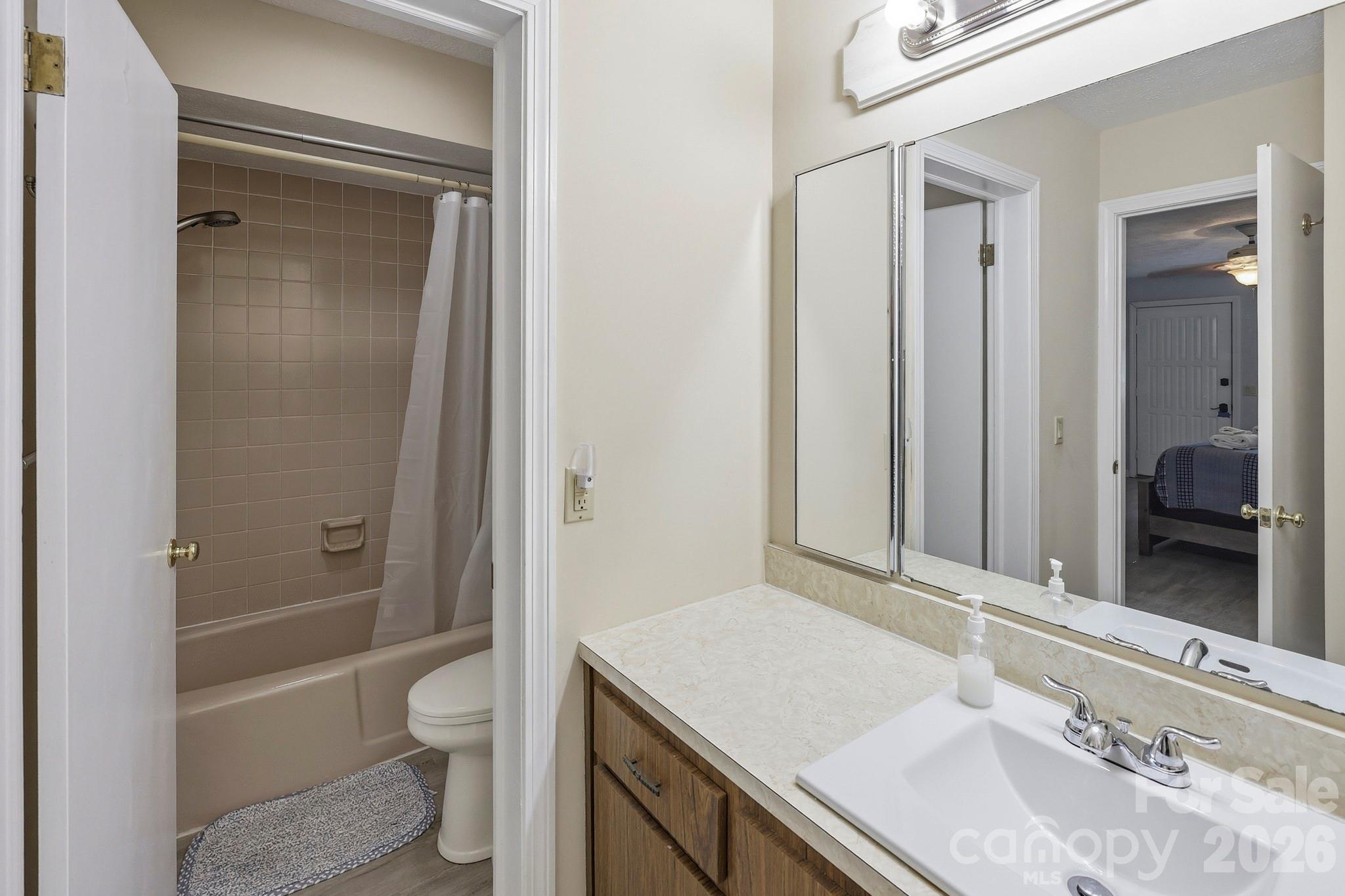 126 Hillside Court Property Photo 15
