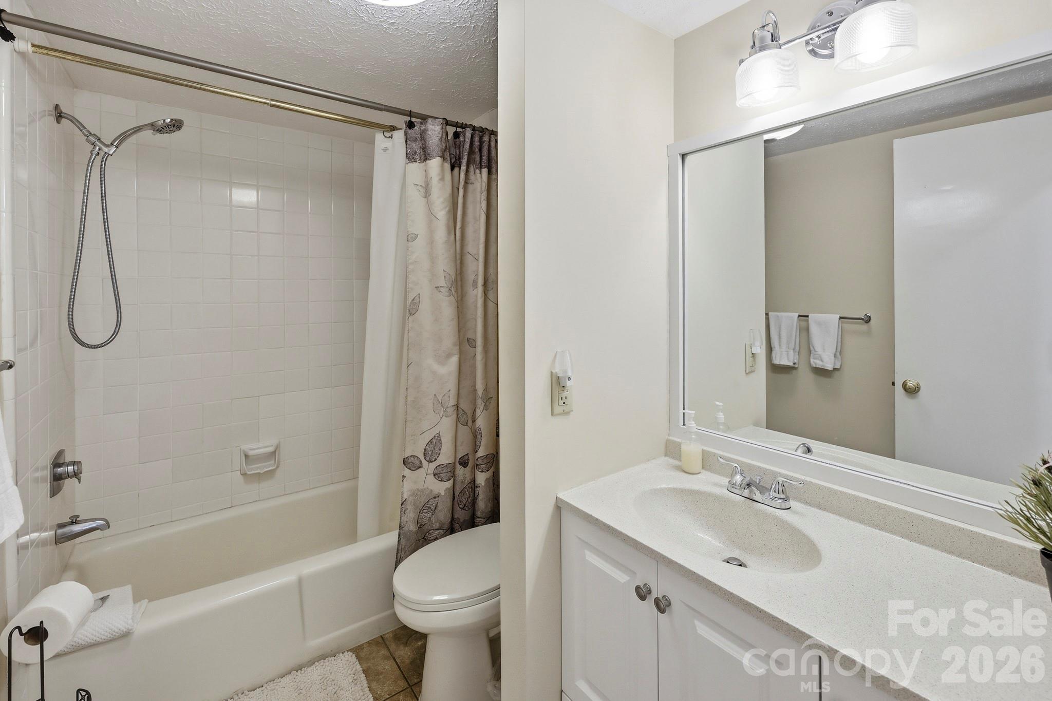 126 Hillside Court Property Photo 17