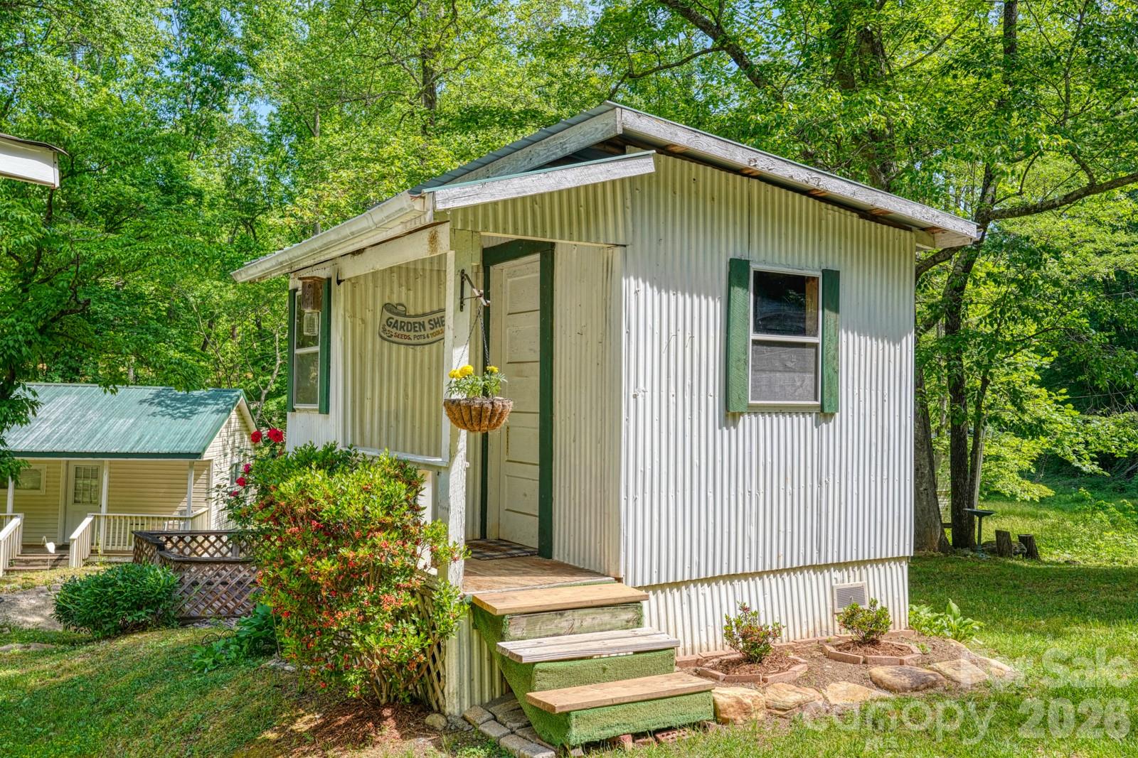 123 Little Rock Way Property Photo 8