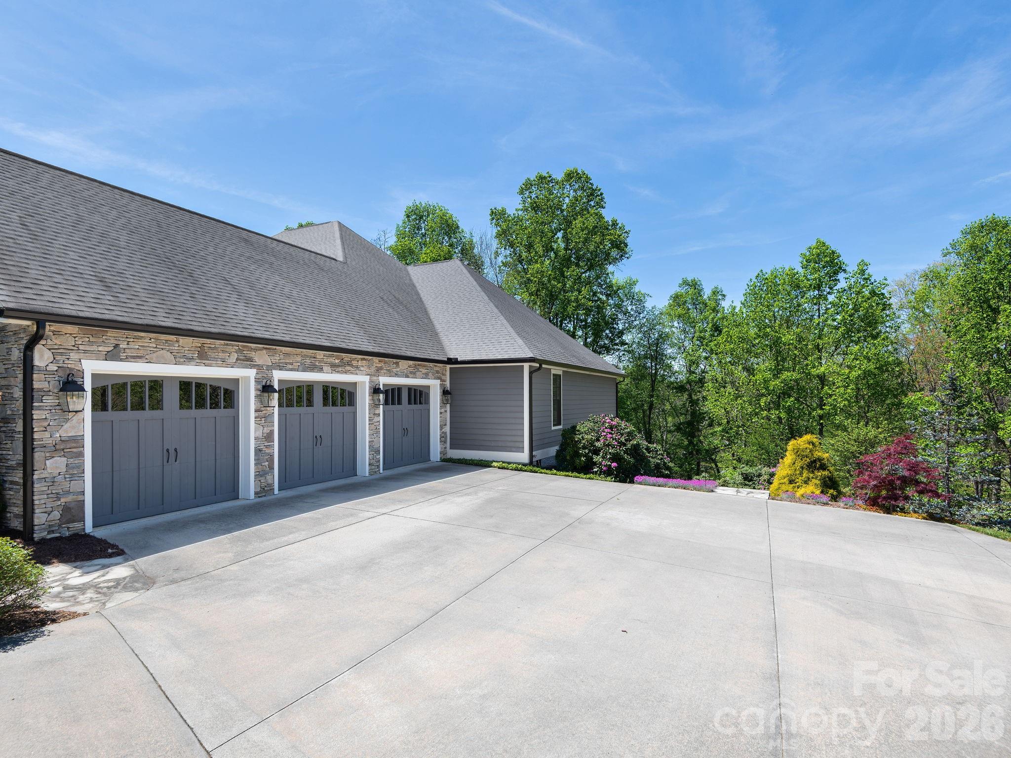 28 Falling Star Court Property Photo 25