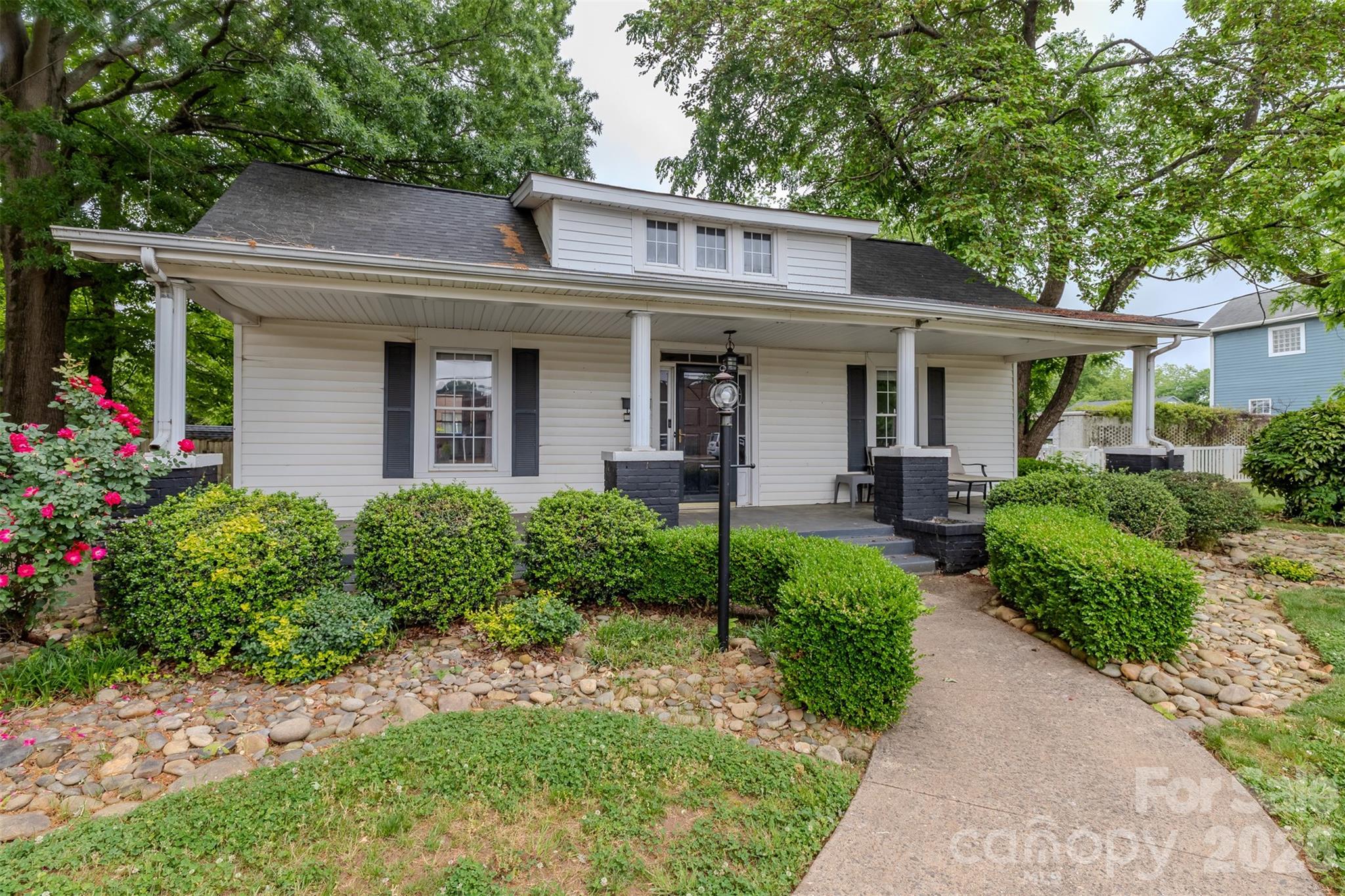505 W Mountain Street Property Photo 1