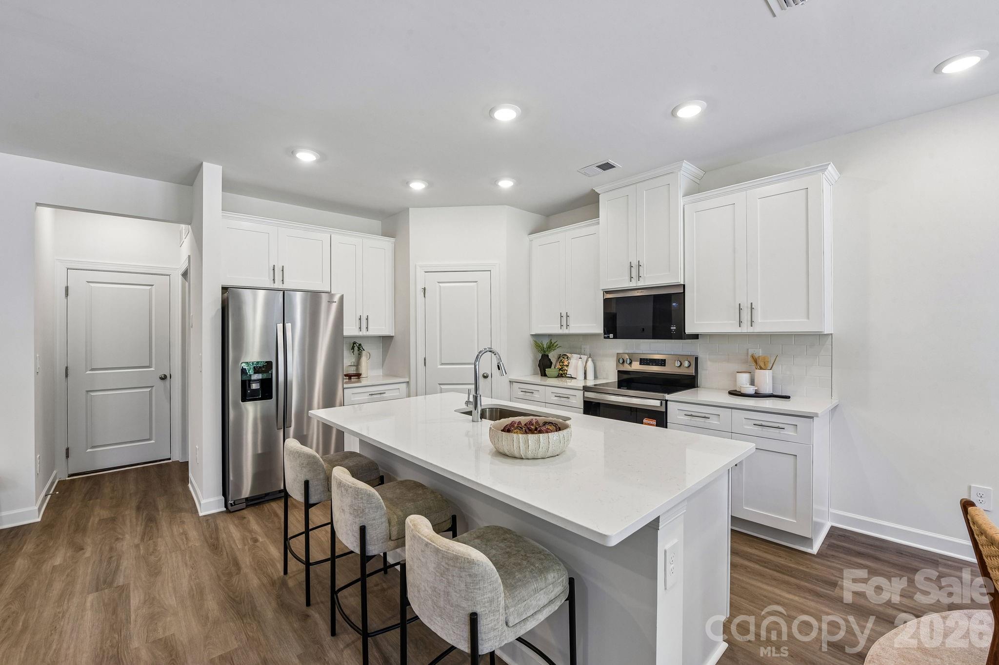 2088 Sunflower Circle Property Photo 4