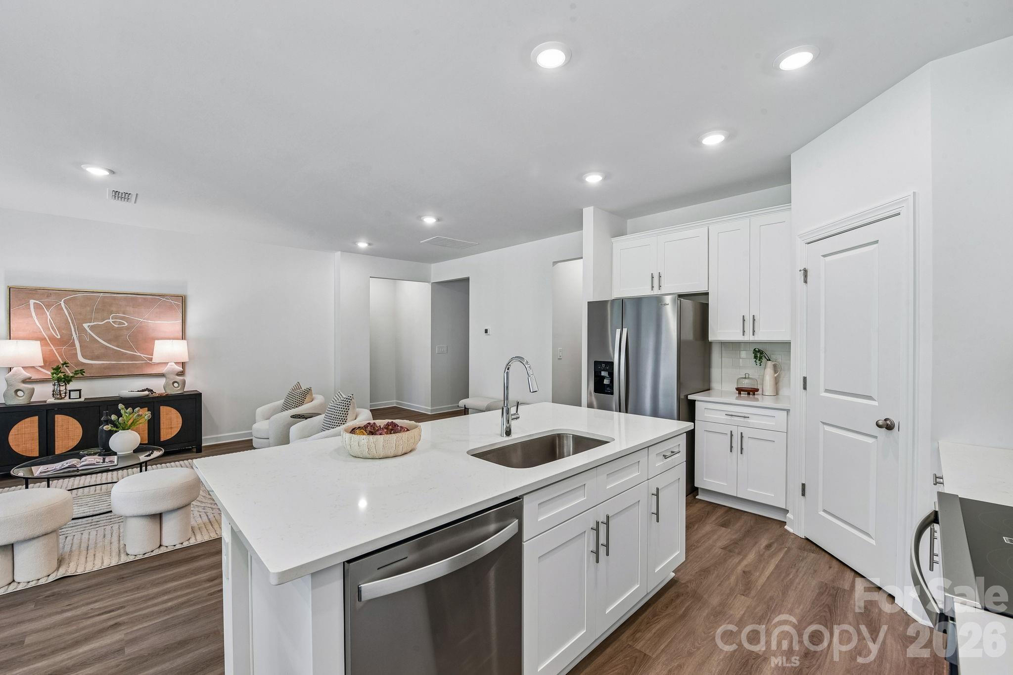 2088 Sunflower Circle Property Photo 6
