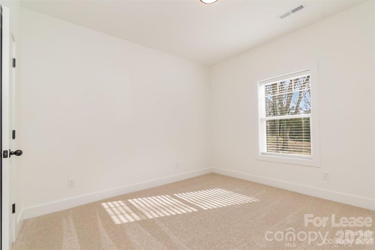 195 Vee Avenue Property Photo 15