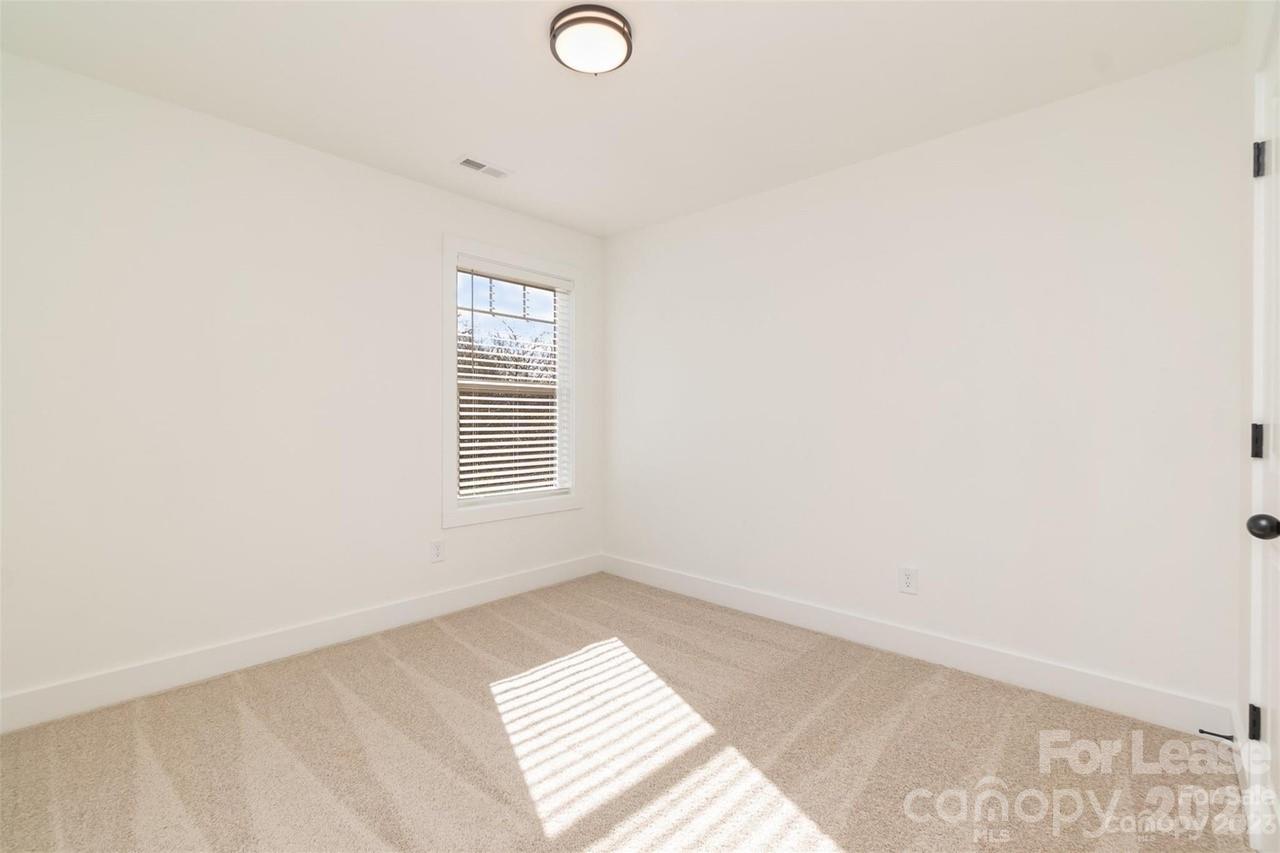 195 Vee Avenue Property Photo 17