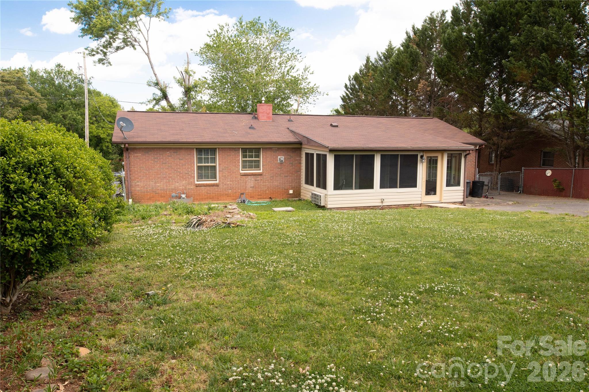 100 Woodward Avenue Property Photo 28