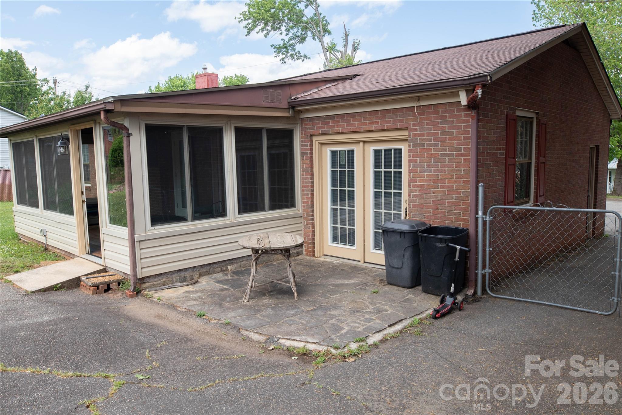 100 Woodward Avenue Property Photo 29