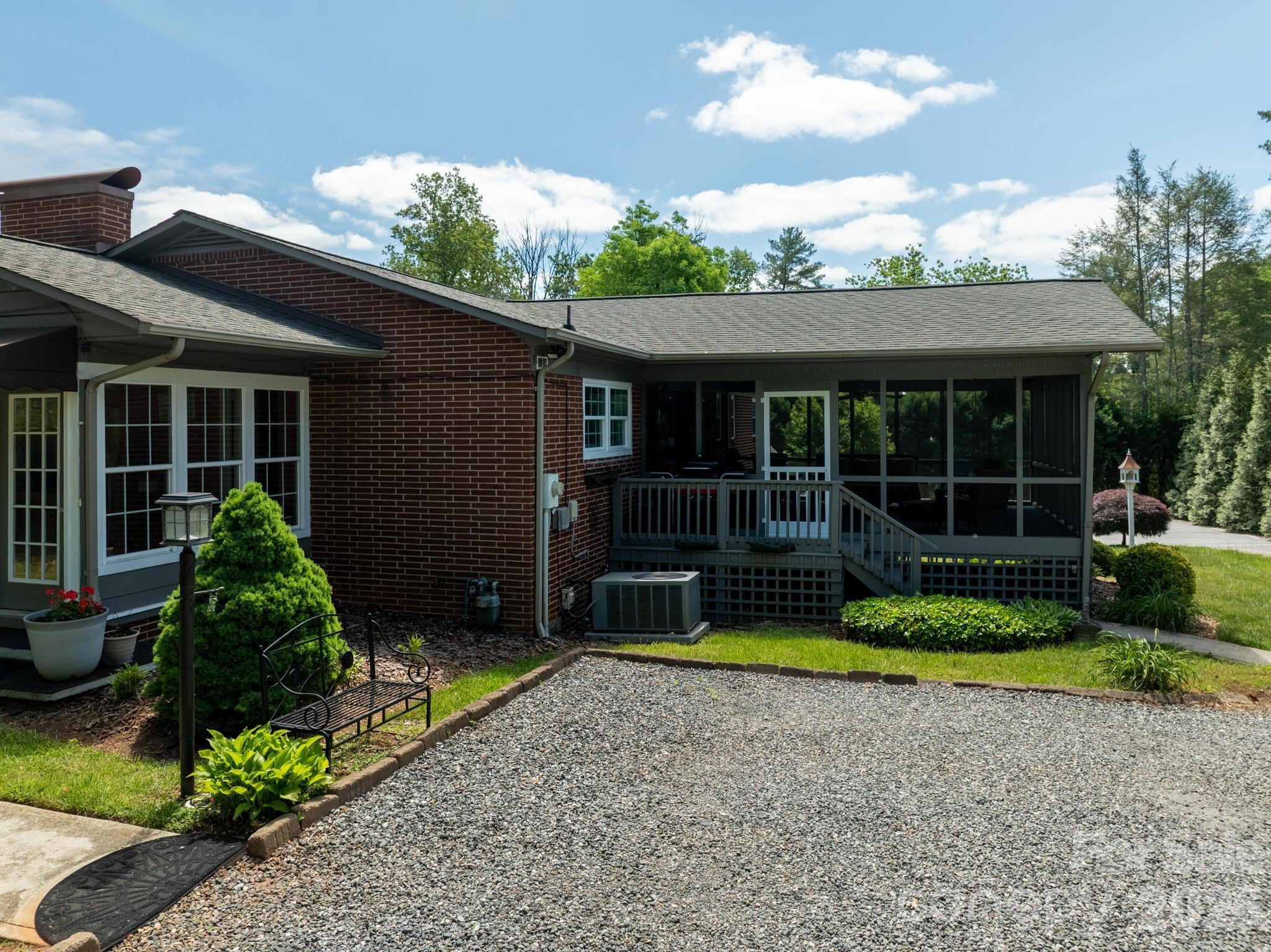 1818 Hickory Boulevard Property Photo 7