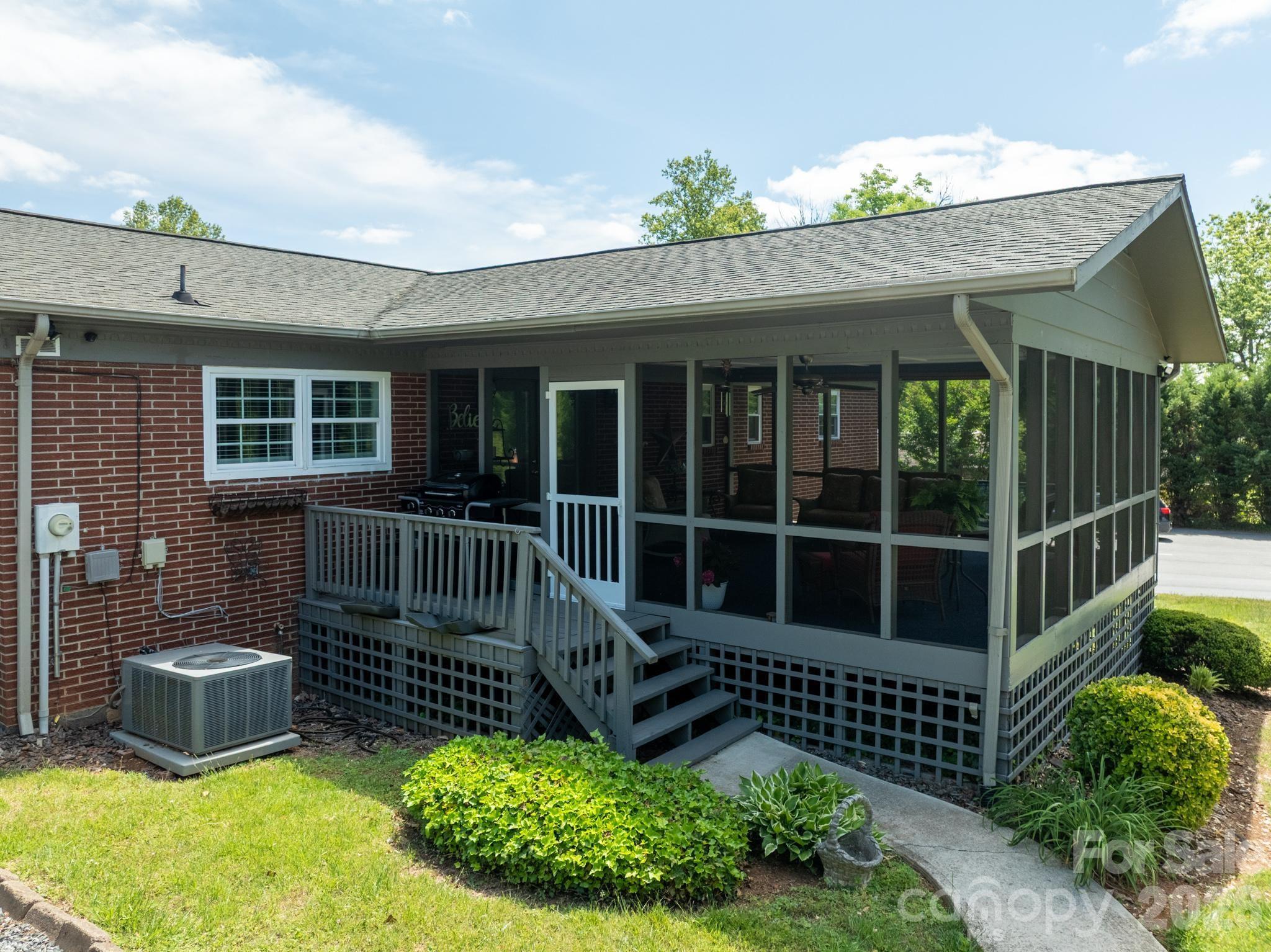 1818 Hickory Boulevard Property Photo 9