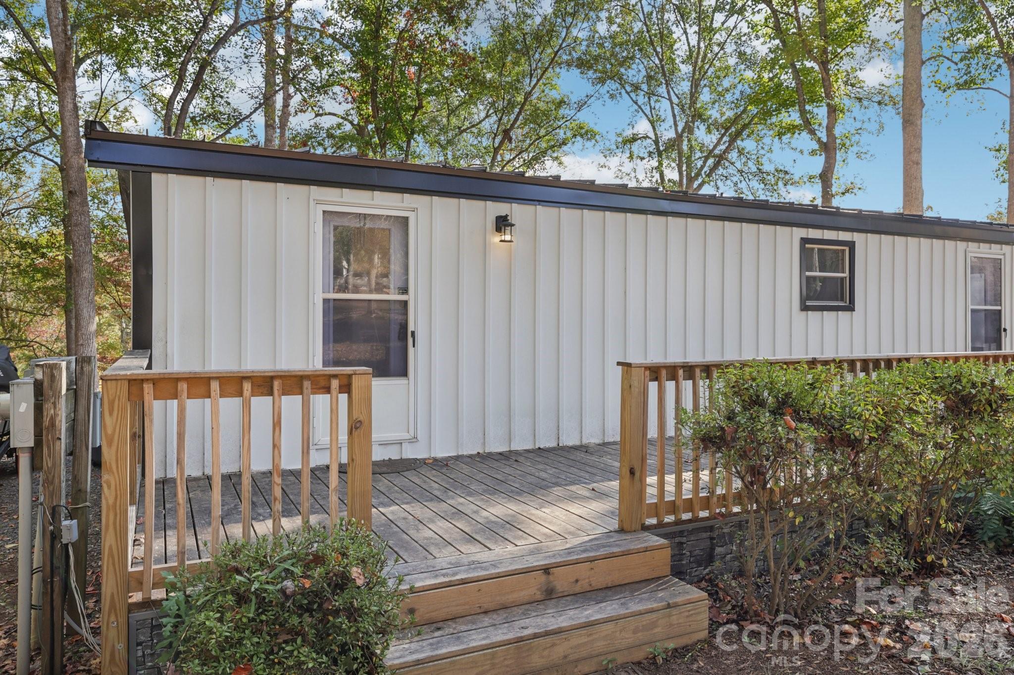 1269 Eastcreek Road Property Photo 2