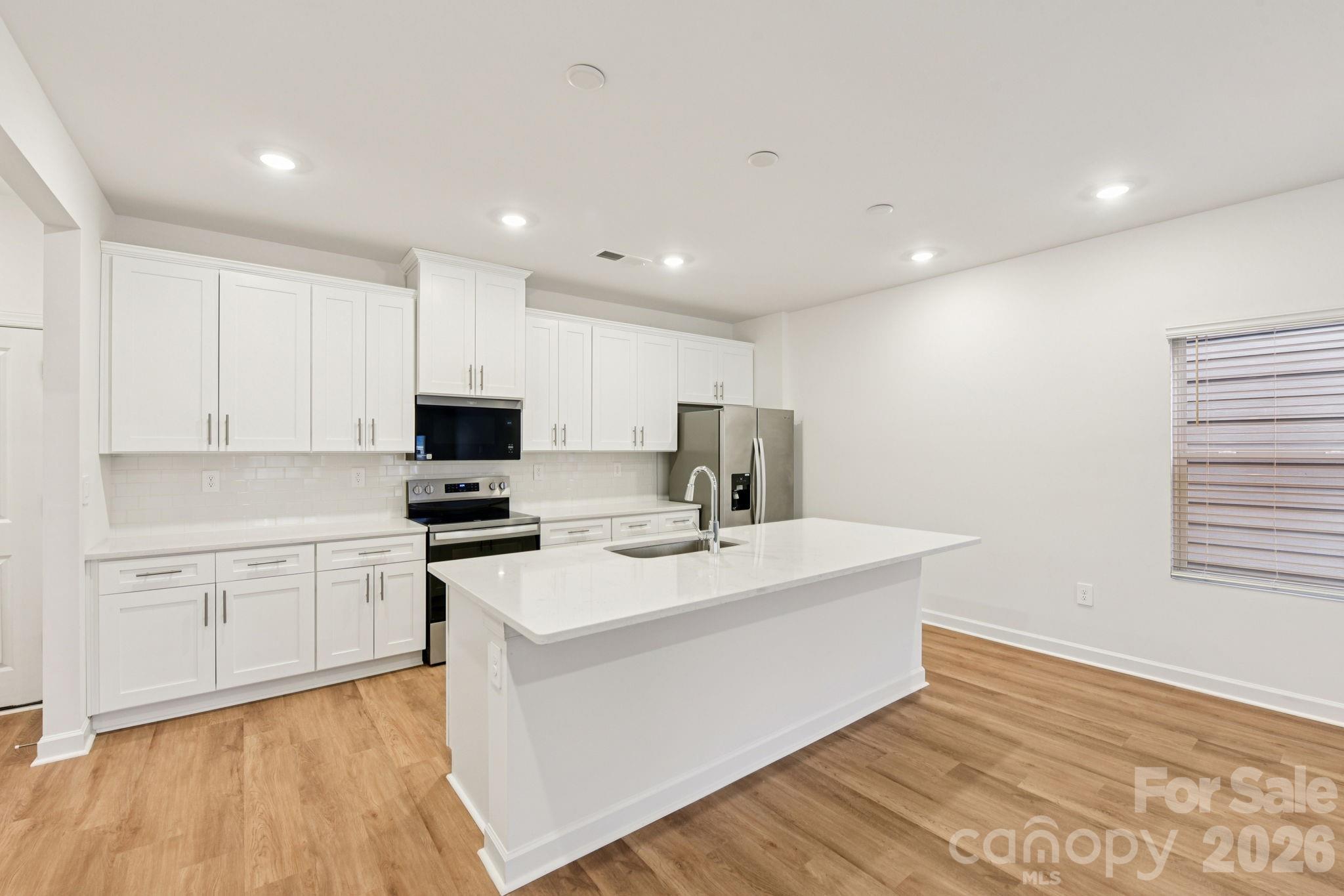 7268 Yardley Street Property Photo 4