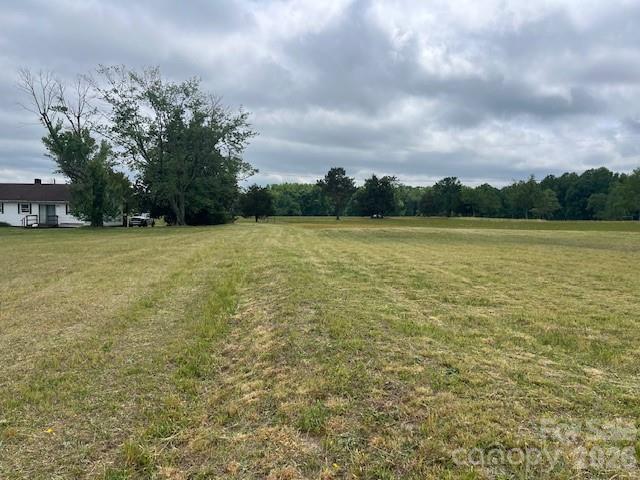 304 Floyd Blackwell Road Property Photo 3