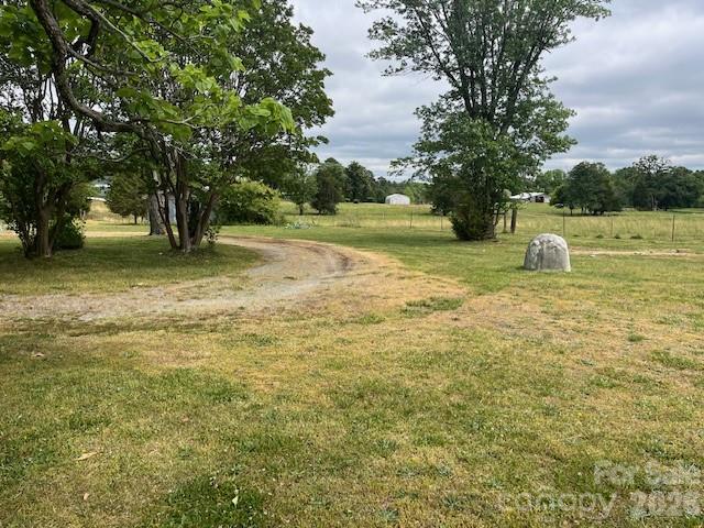 304 Floyd Blackwell Road Property Photo 7