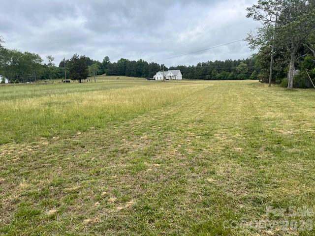 304 Floyd Blackwell Road Property Photo 8