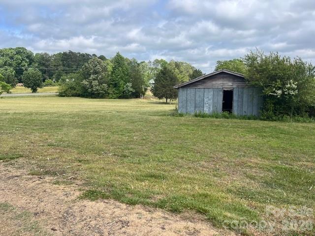 304 Floyd Blackwell Road Property Photo 9