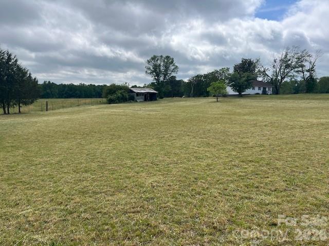 304 Floyd Blackwell Road Property Photo 11