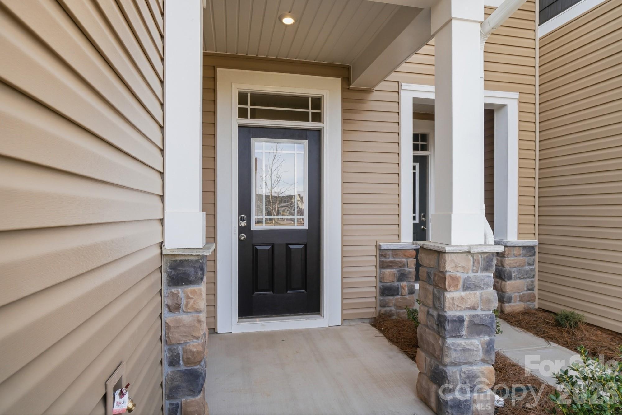 7013 Cerris Drive Property Photo 3