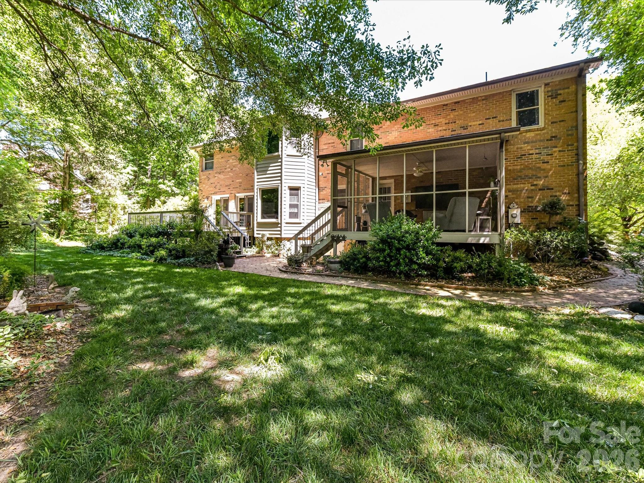 1531 Hansom Lane Property Photo 3