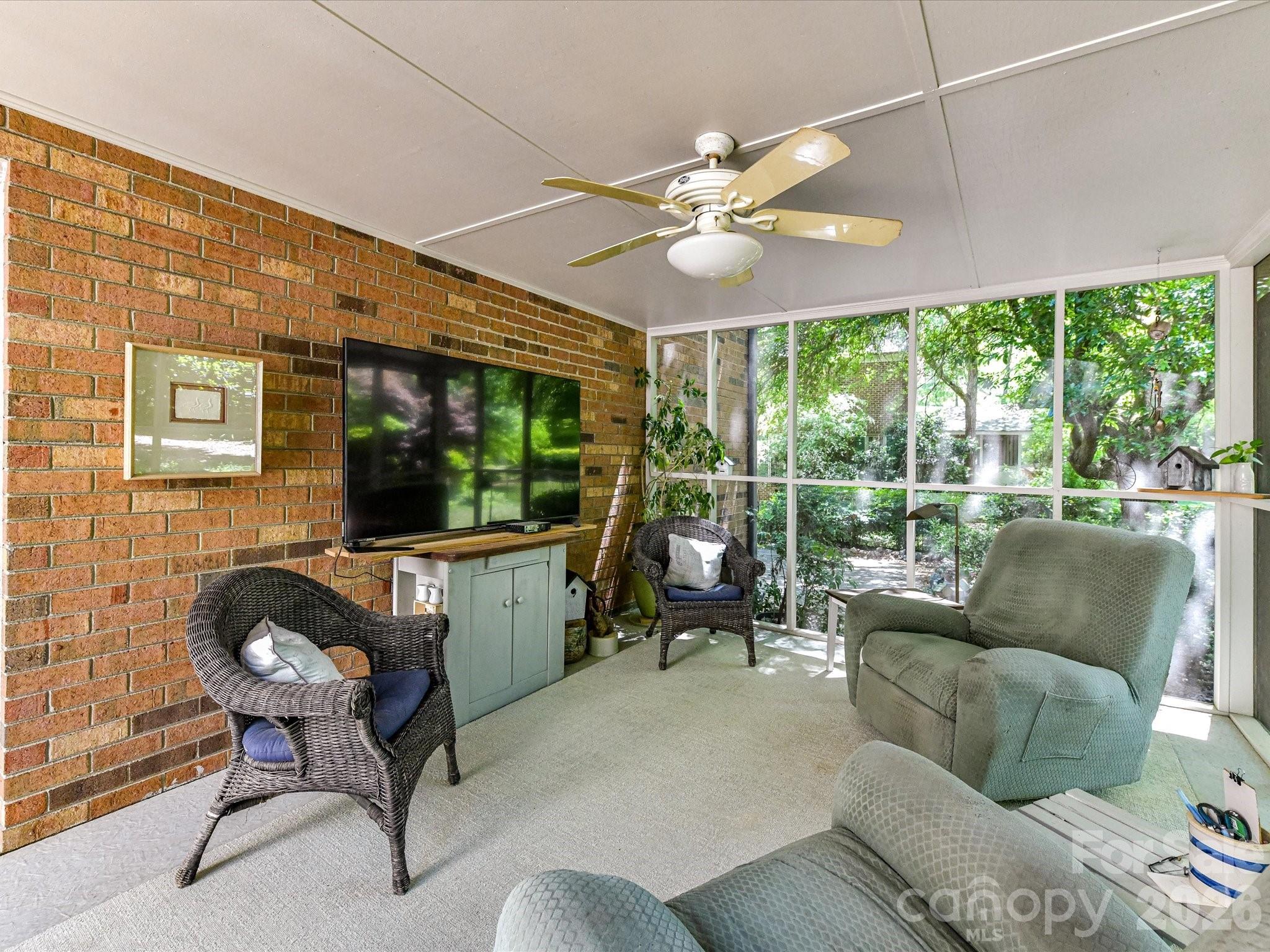 1531 Hansom Lane Property Photo 24
