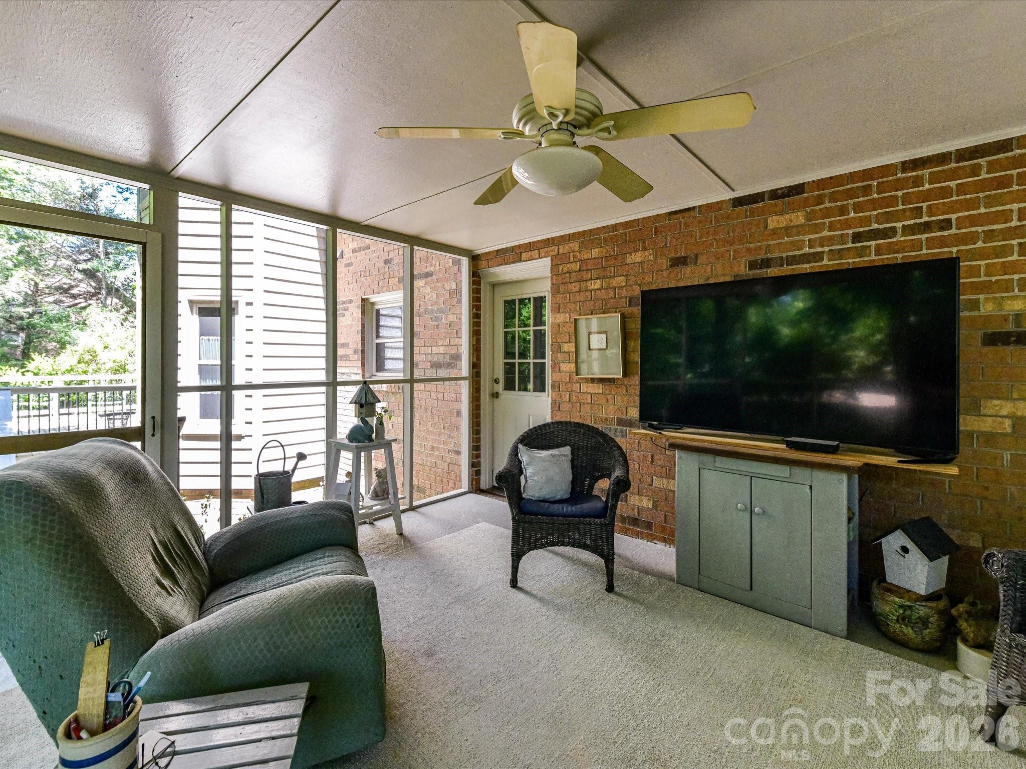 1531 Hansom Lane Property Photo 25