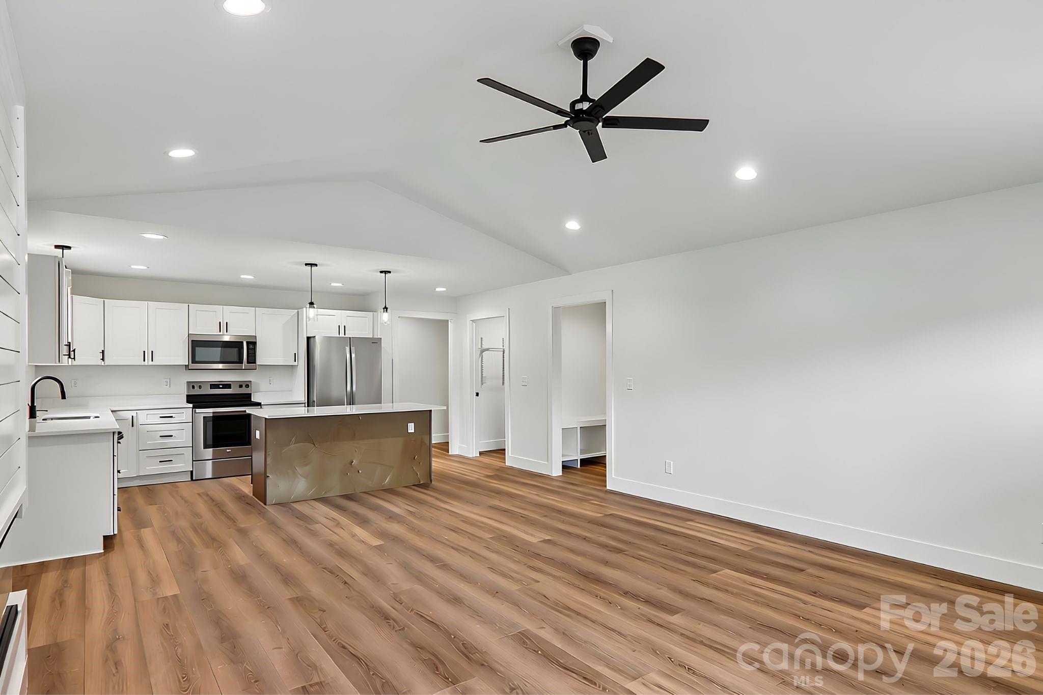 124 N Main Street 2 Property Photo 10