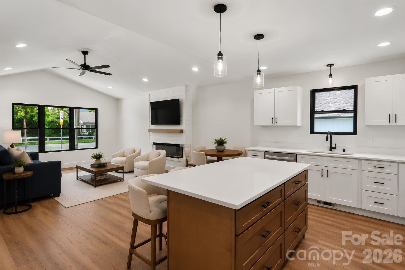 124 N Main Street 2 Property Photo 15