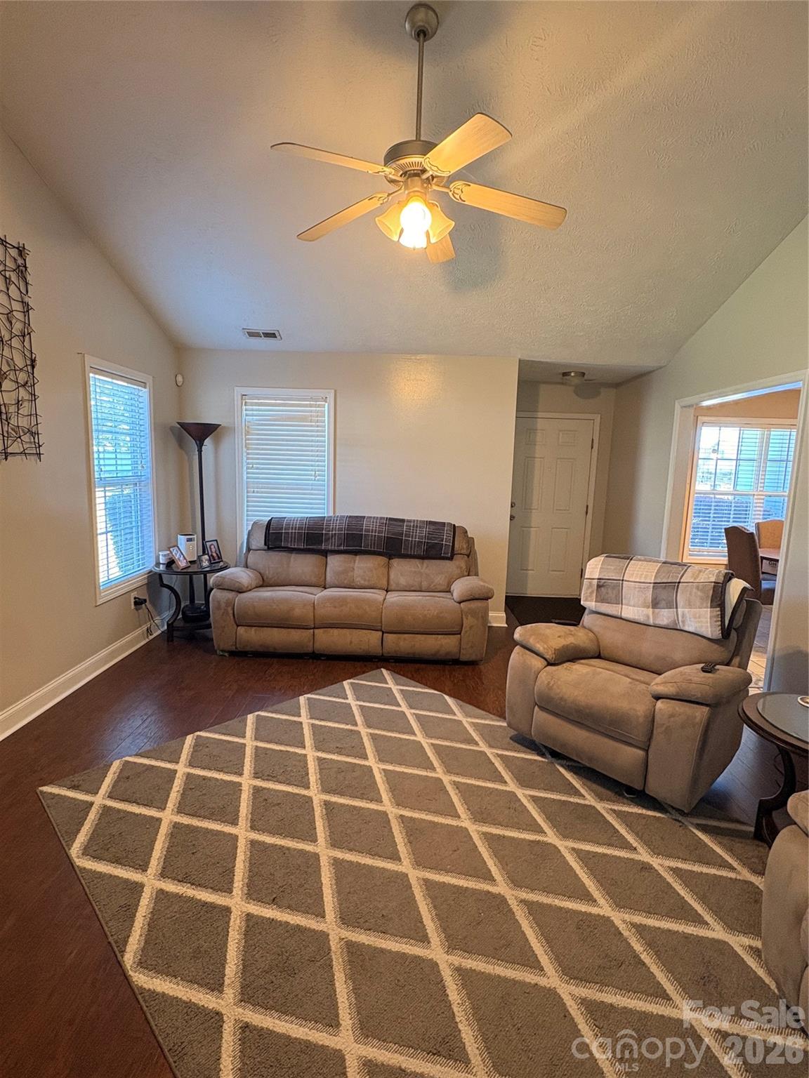 195 Moorea Drive Property Photo 3