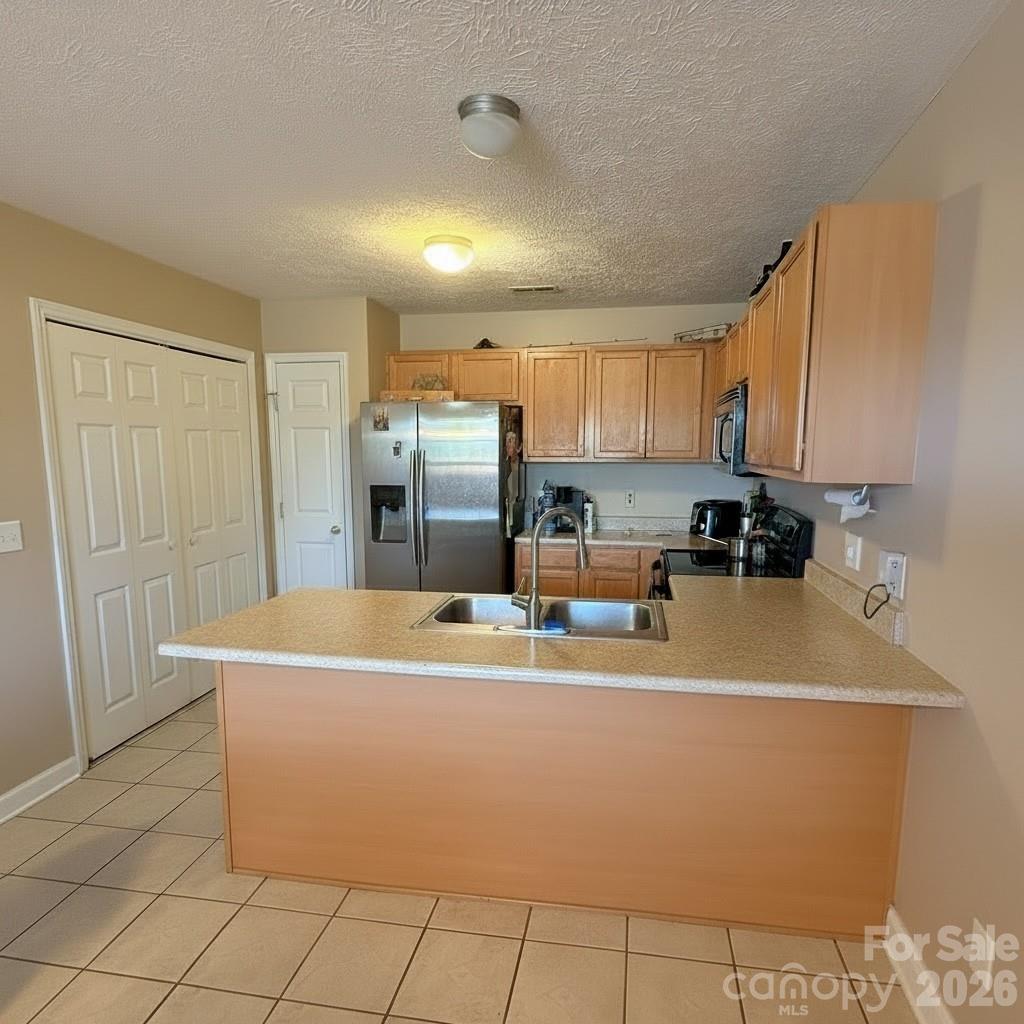 195 Moorea Drive Property Photo 4