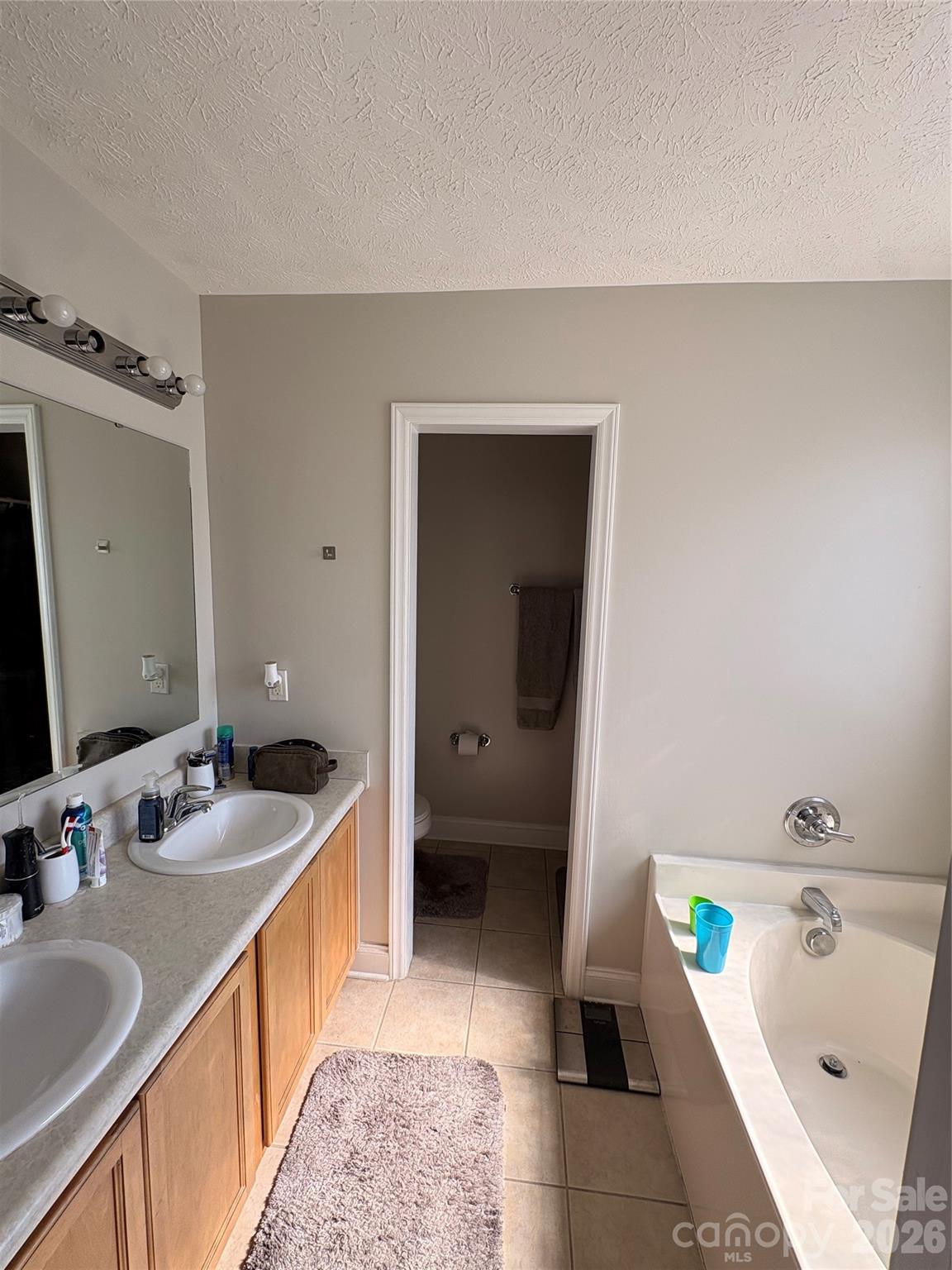 195 Moorea Drive Property Photo 6
