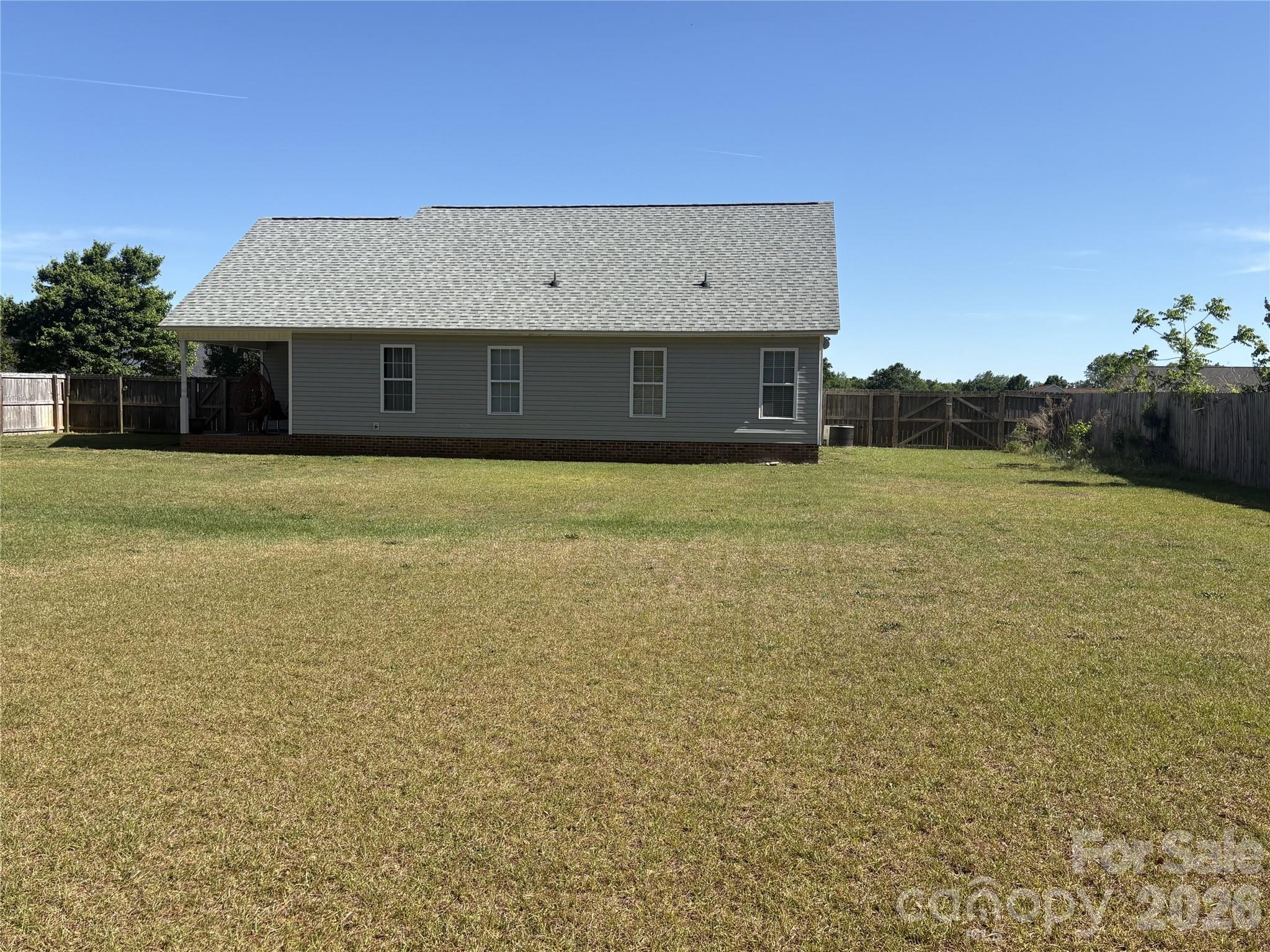 195 Moorea Drive Property Photo 12