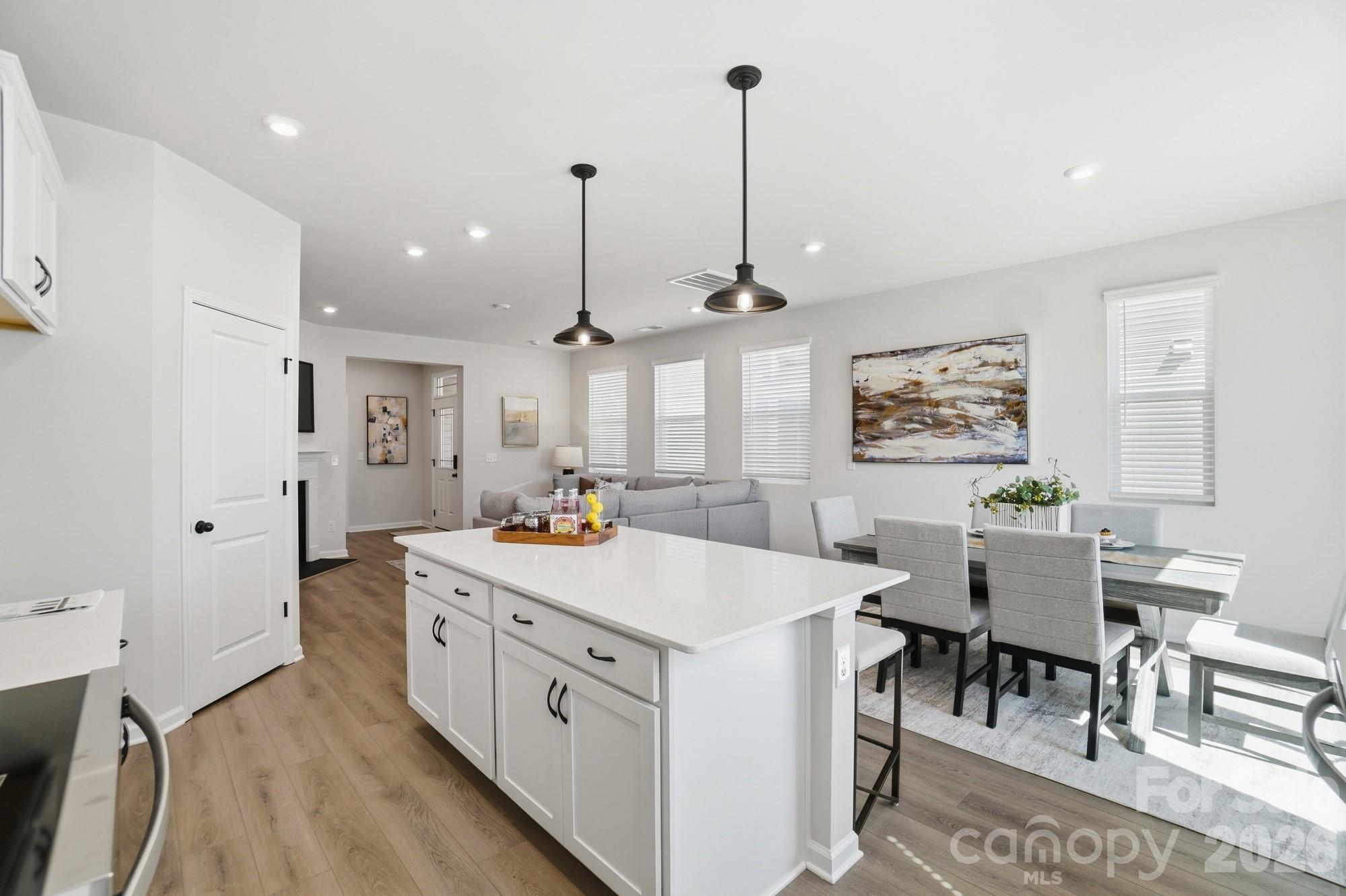 7025 Cerris Drive Property Photo 13