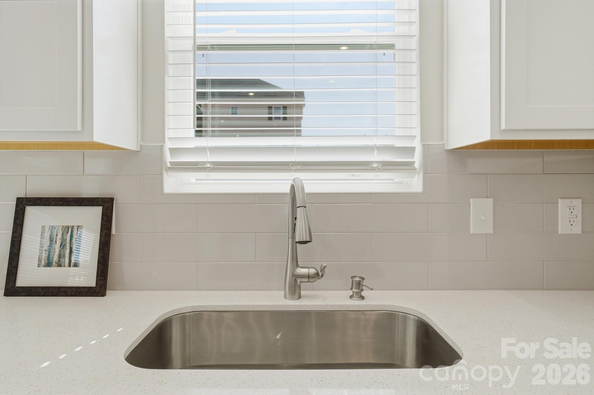 7025 Cerris Drive Property Photo 14