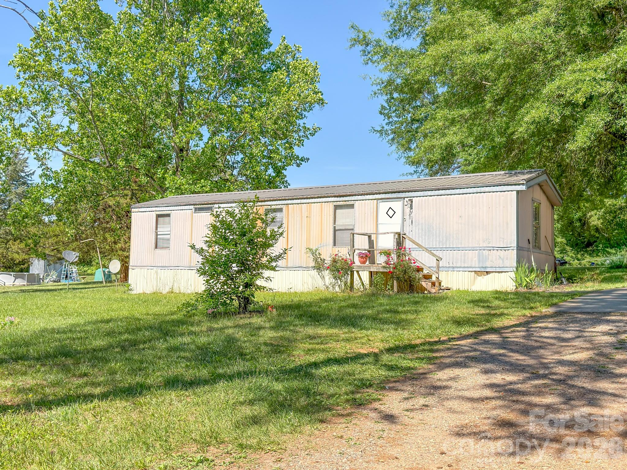 142 & 146 Delaware Road Property Photo 3