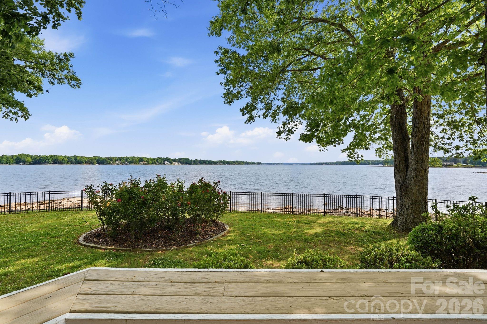 3725 Kingfisher Lane Property Photo 4