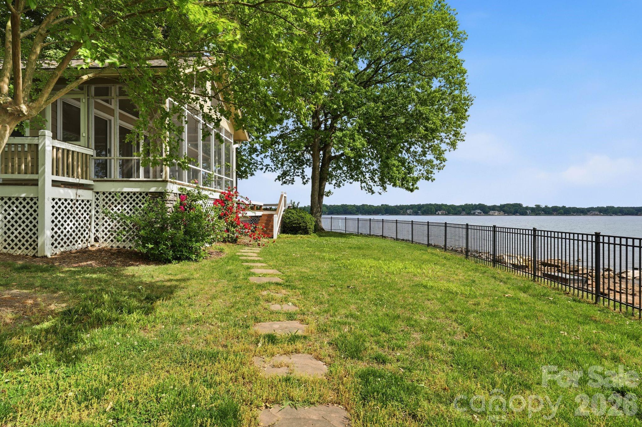 3725 Kingfisher Lane Property Photo 13