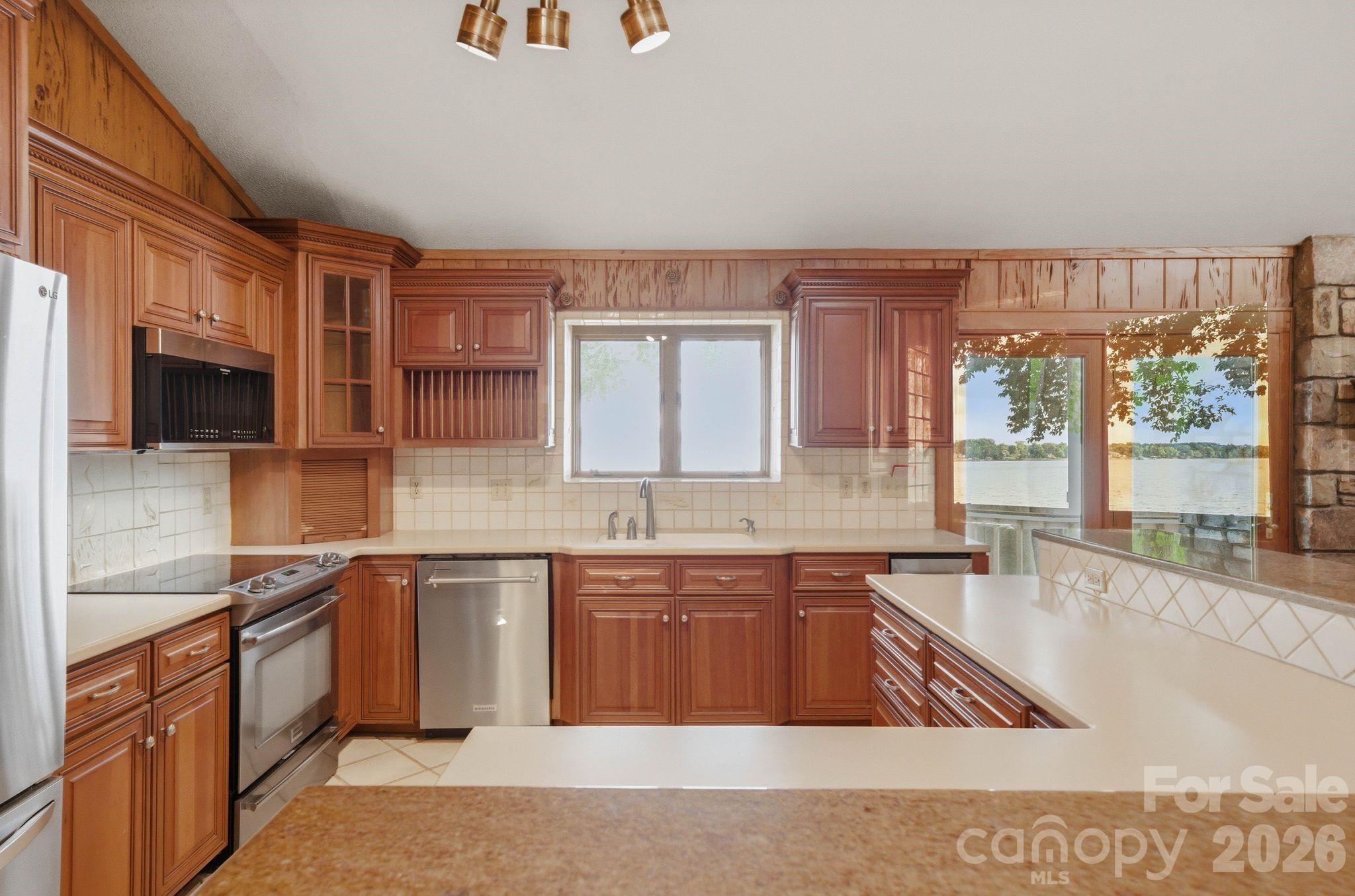 3725 Kingfisher Lane Property Photo 24