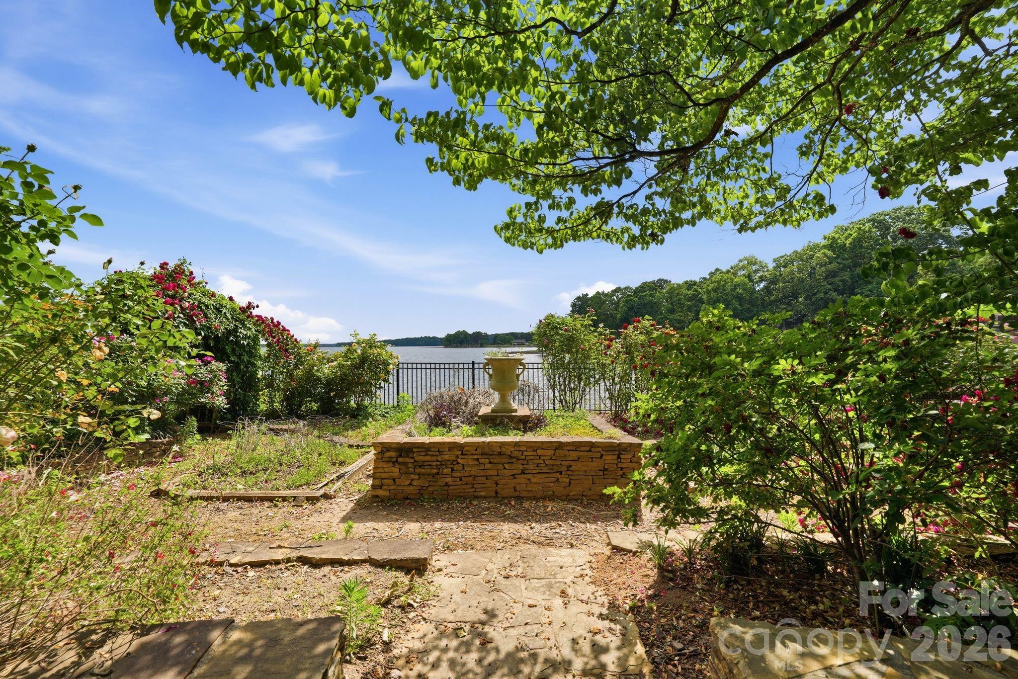 3725 Kingfisher Lane Property Photo 48