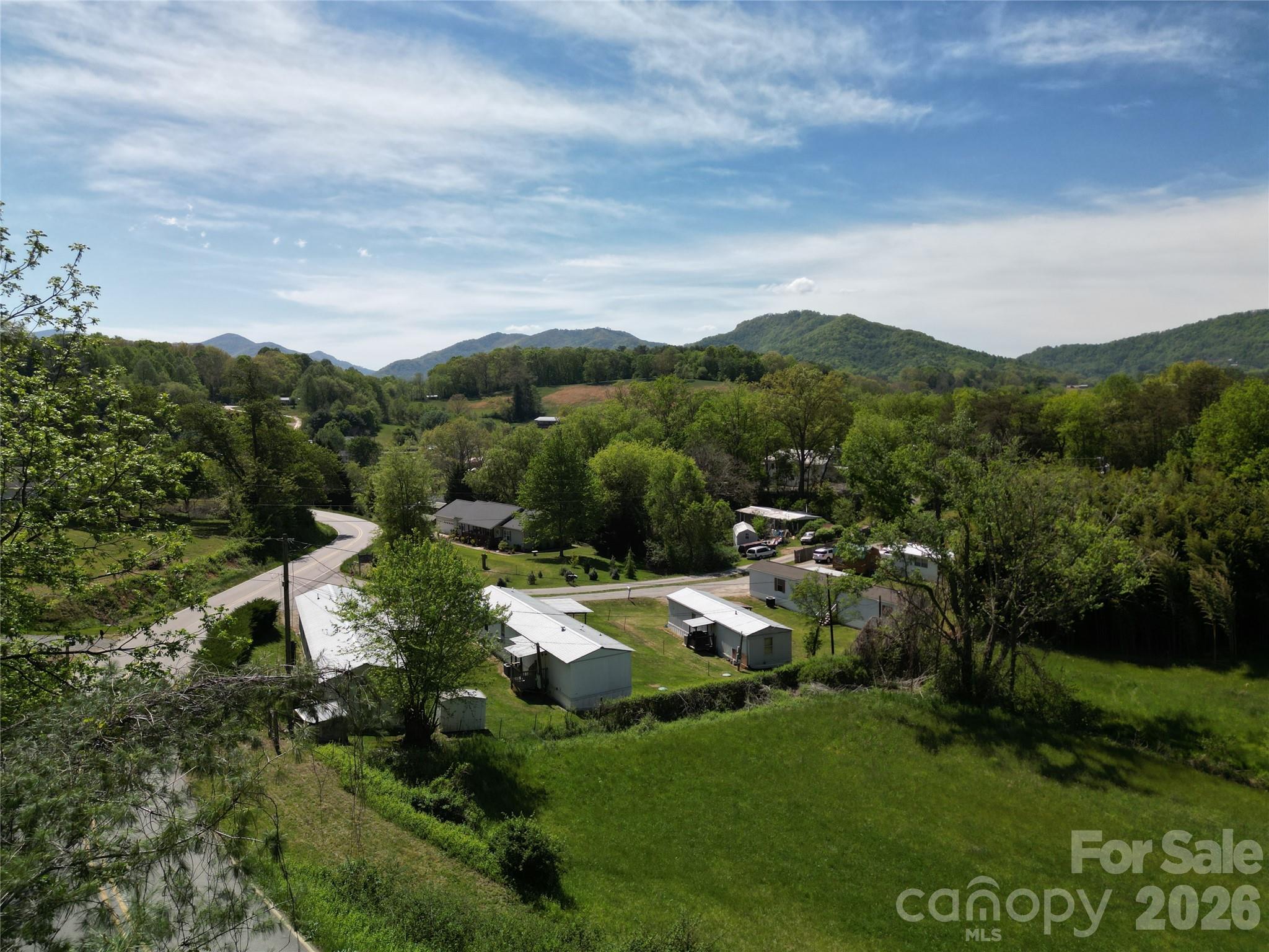 32 Windy Hill Lane Property Photo 9