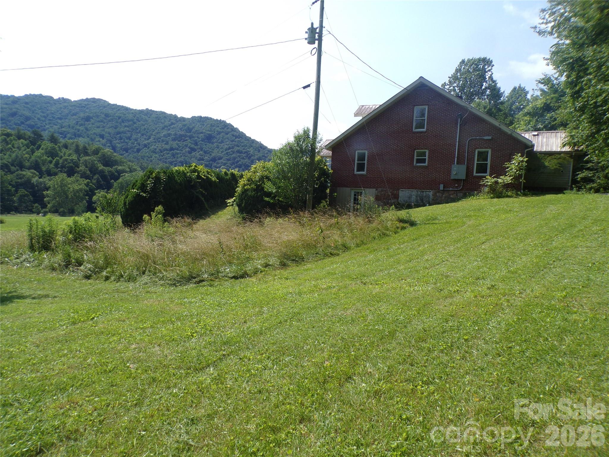 145 Kirks Drive Property Photo 2
