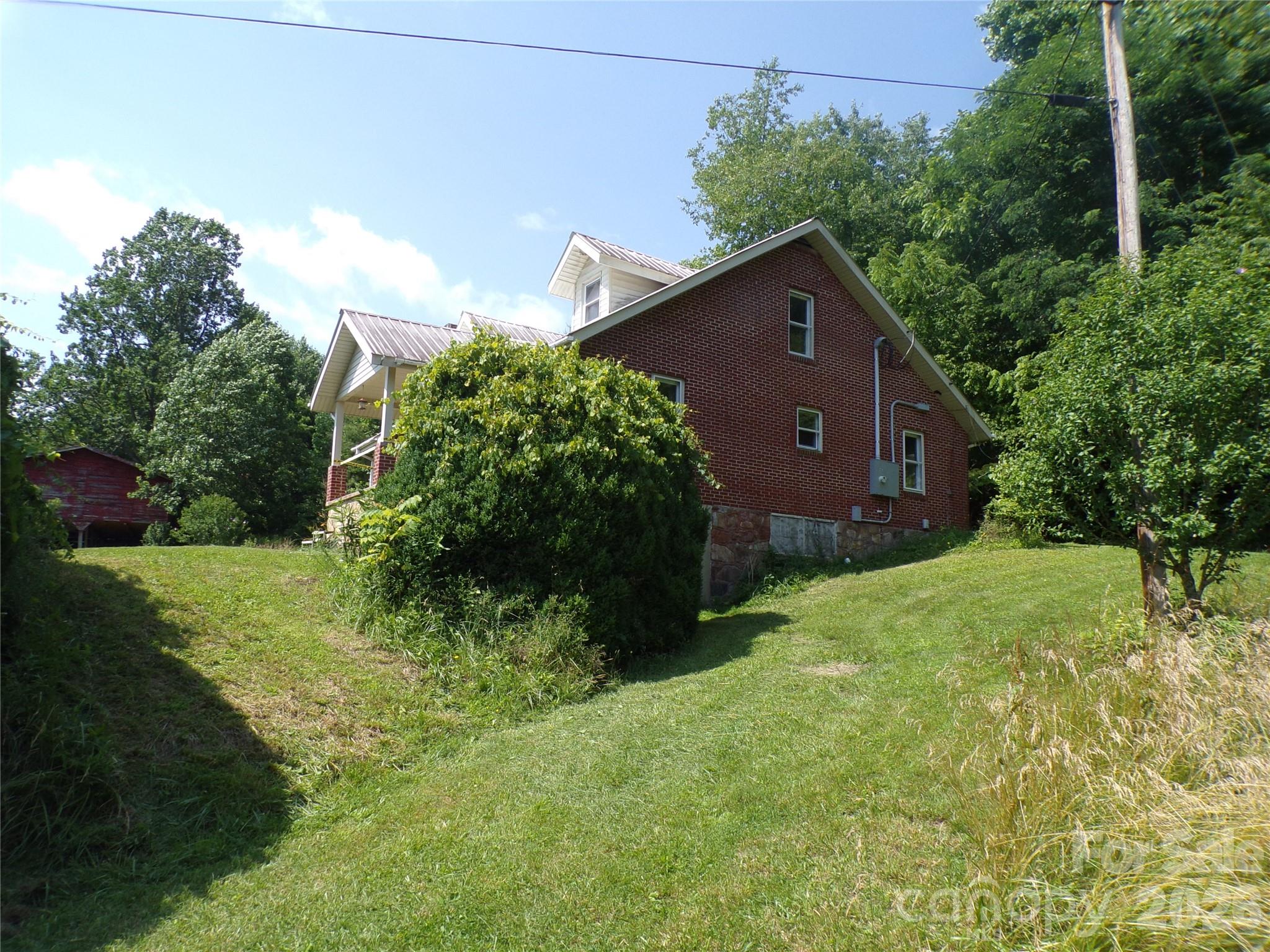 145 Kirks Drive Property Photo 3