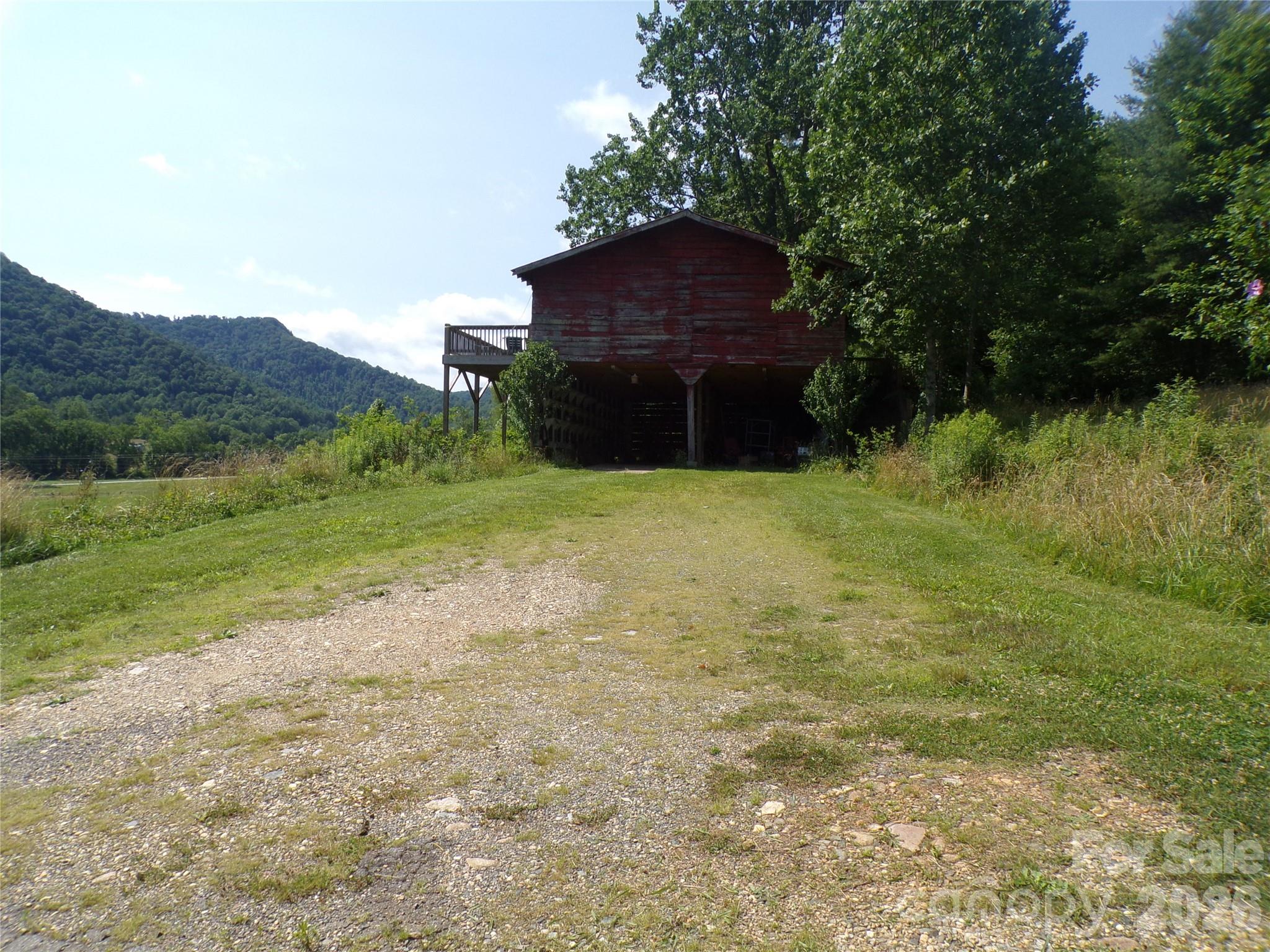 145 Kirks Drive Property Photo 9