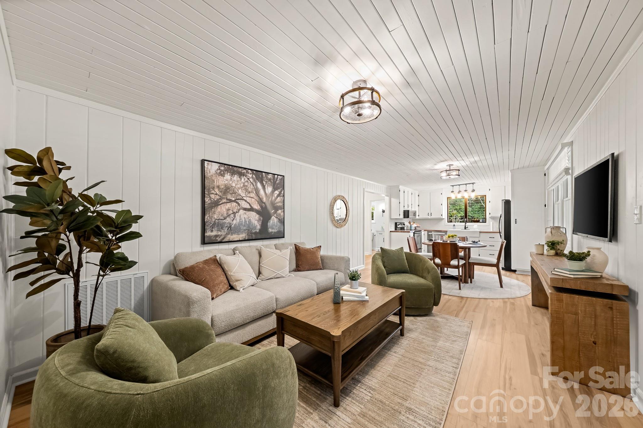10718 Lancaster Highway Property Photo 3