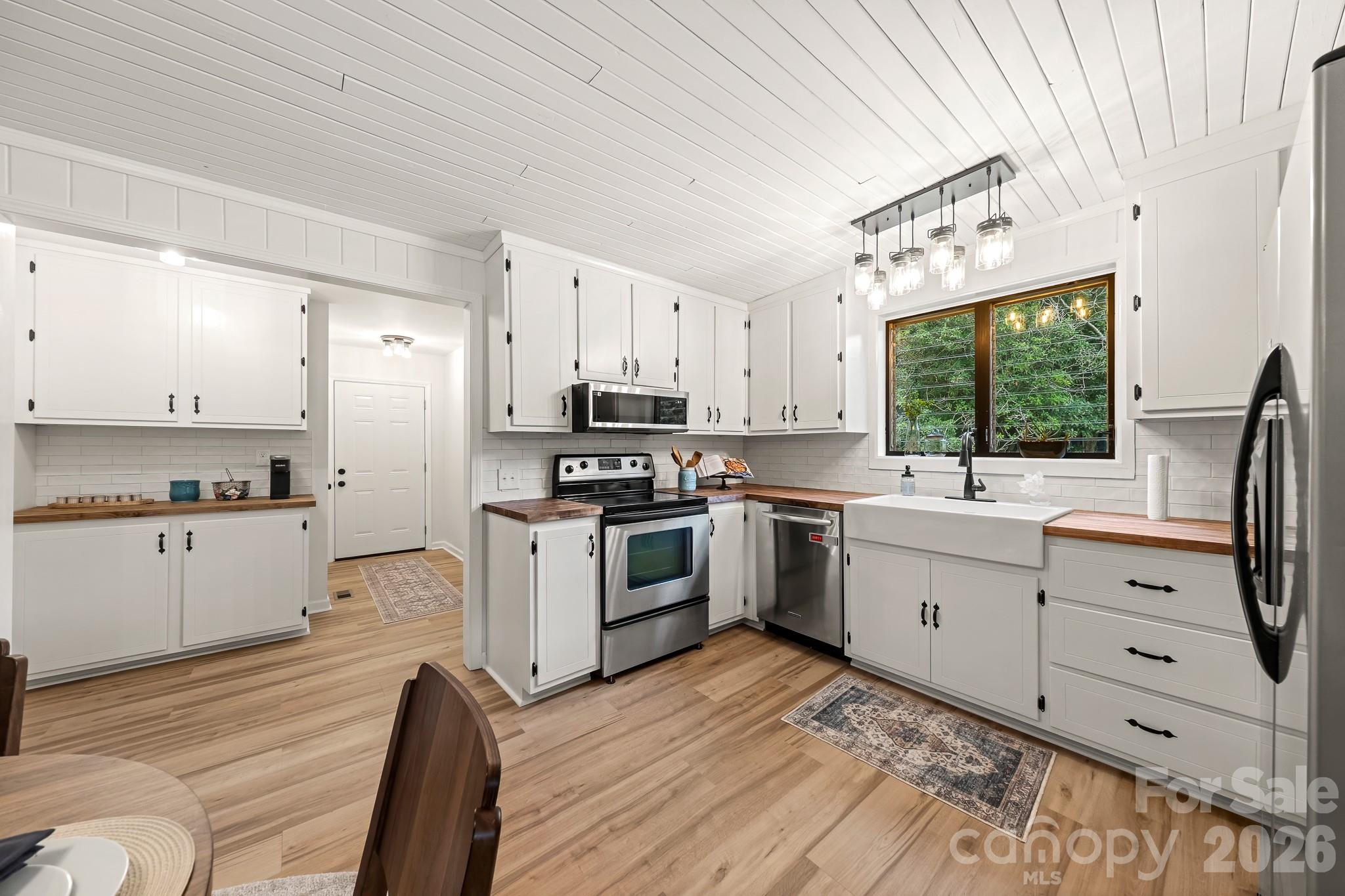 10718 Lancaster Highway Property Photo 8